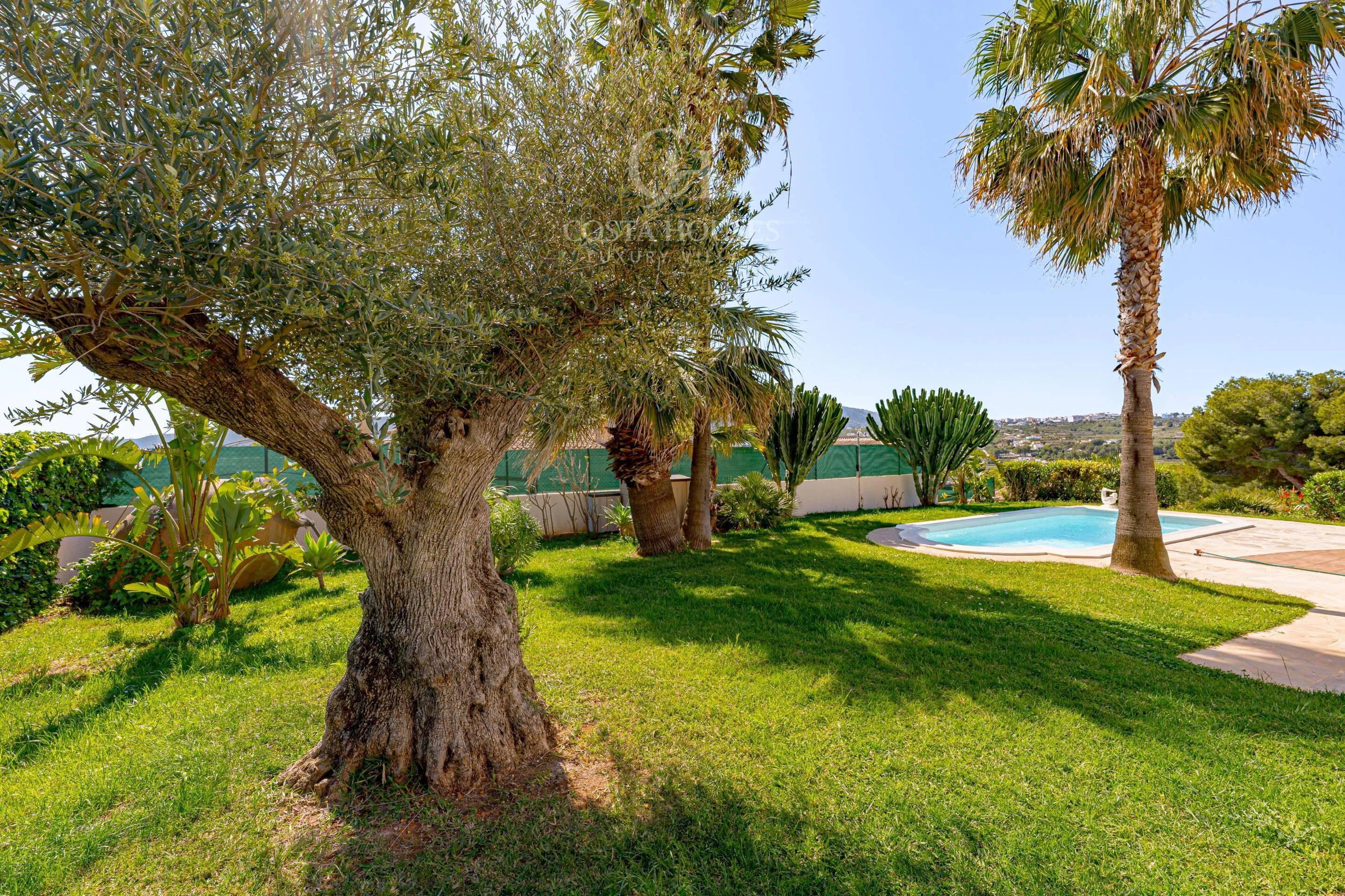 2858V_LUZSERENA - VILLA LUZ SERENA · PRIVATSPHÄRE, NATÜRLICHES LICHT UND MEDITERRANER LEBENSSTIL IN JAVEA