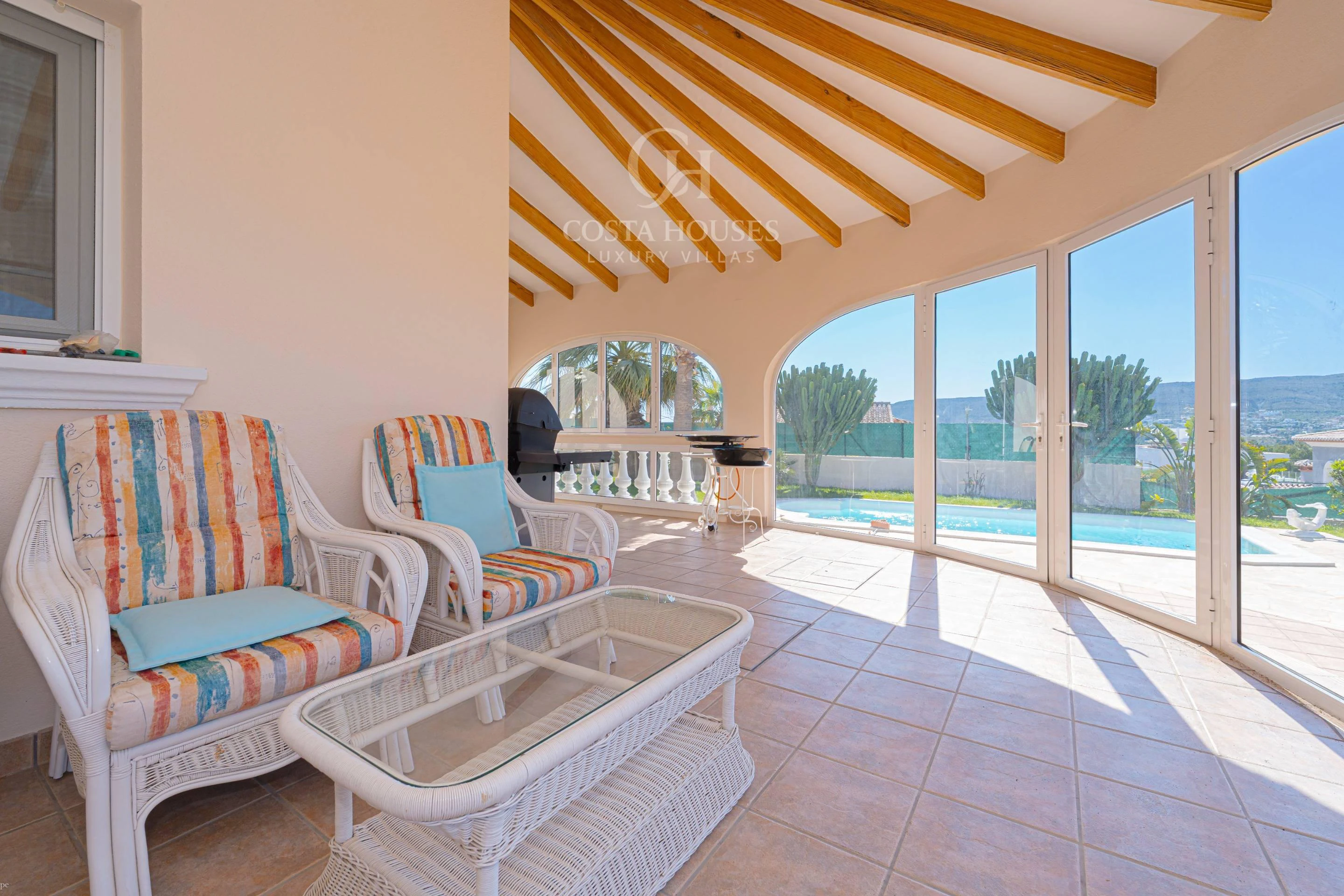 2858V_LUZSERENA - VILLA LUZ SERENA · PRIVATSPHÄRE, NATÜRLICHES LICHT UND MEDITERRANER LEBENSSTIL IN JAVEA