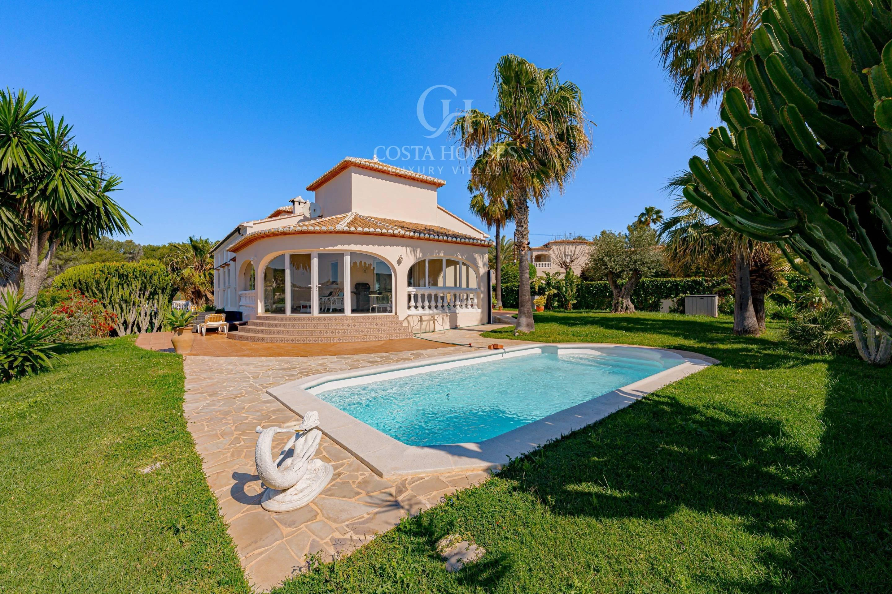 2858V_LUZSERENA - VILLA LUZ SERENA · PRIVATSPHÄRE, NATÜRLICHES LICHT UND MEDITERRANER LEBENSSTIL IN JAVEA