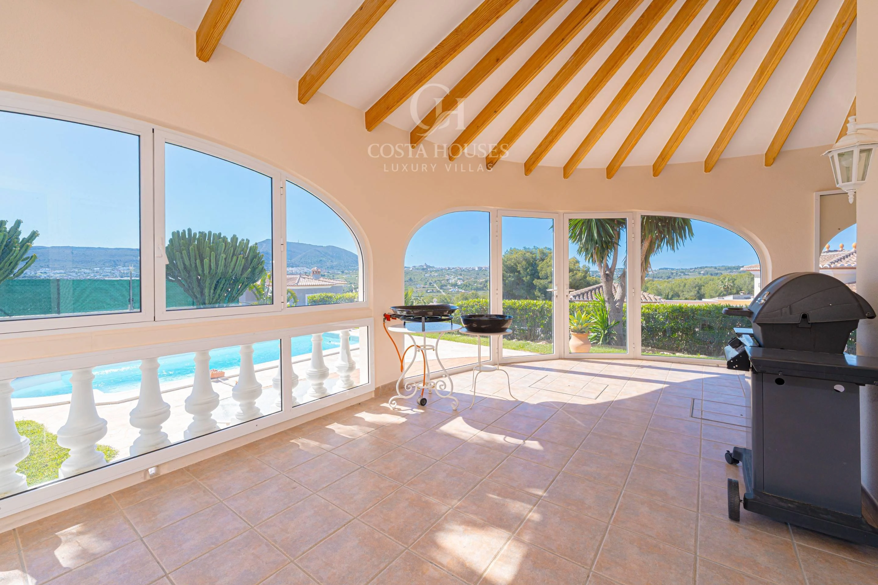 2858V_LUZSERENA - VILLA LUZ SERENA · PRIVATSPHÄRE, NATÜRLICHES LICHT UND MEDITERRANER LEBENSSTIL IN JAVEA