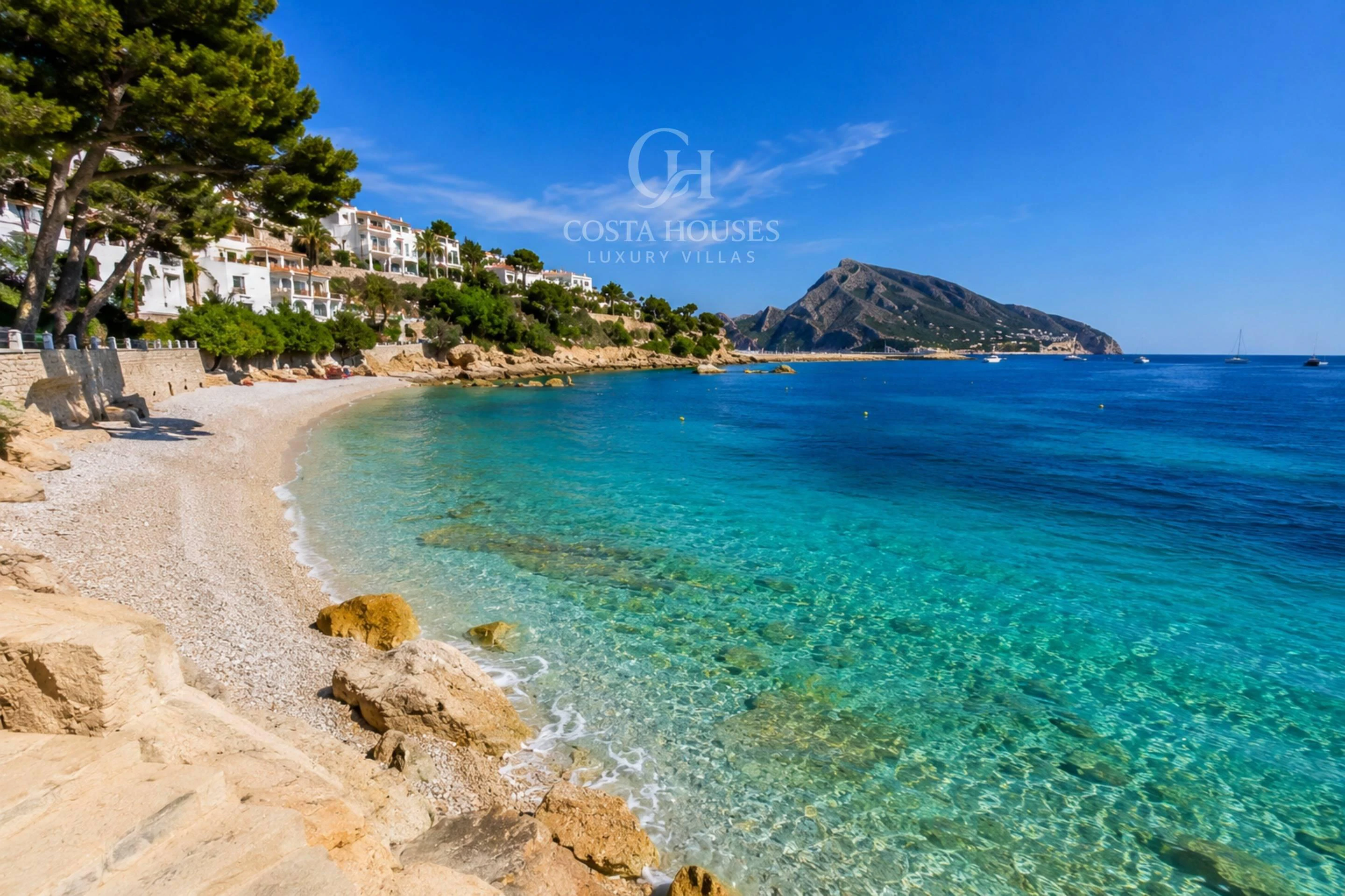 2866VL_ALMARE - VILLA ALMARE · VUES PANORAMIQUES SUR LA MER ET ARCHITECTURE ORGANIQUE À ALTEA HILLS