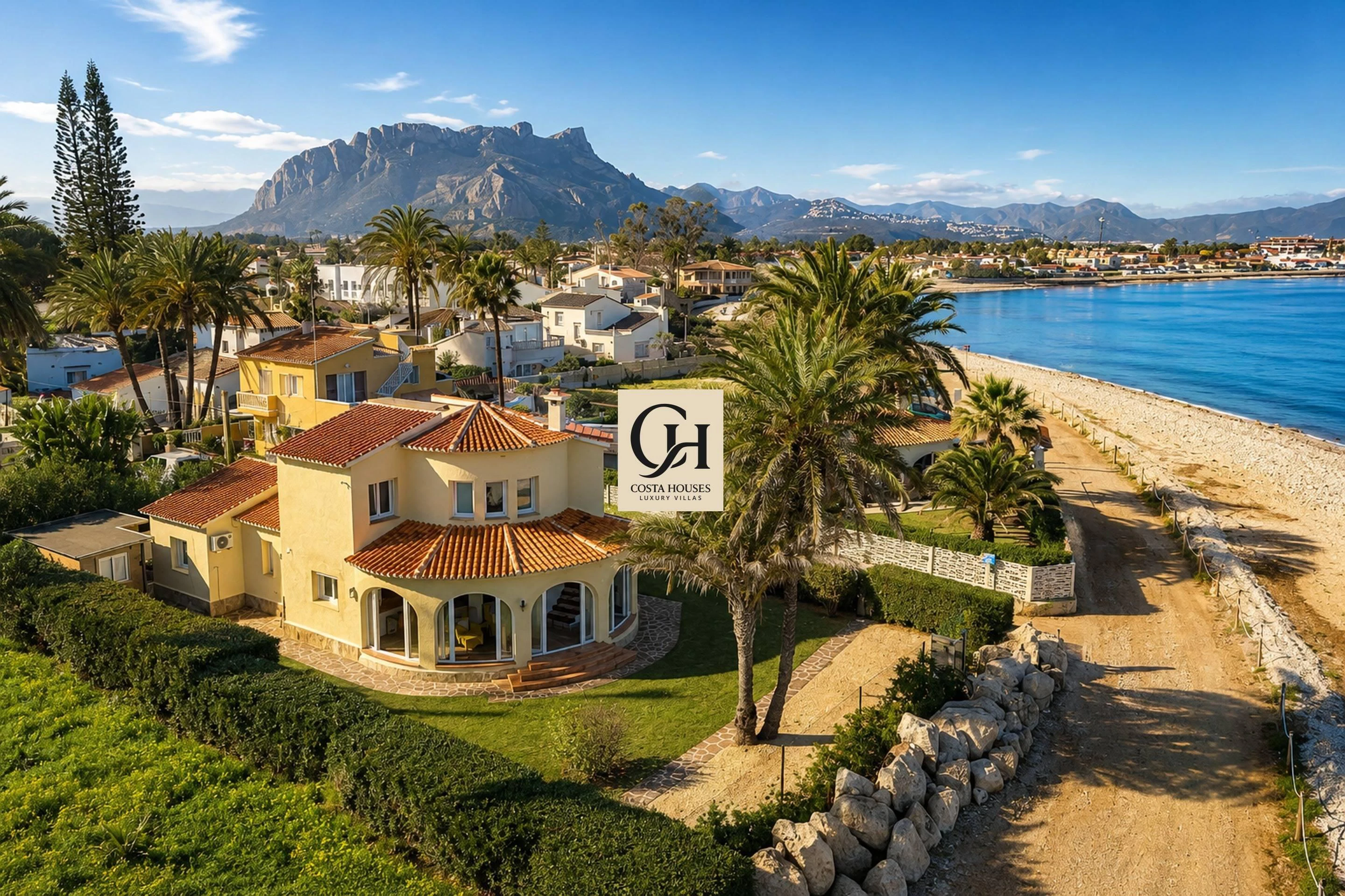 VILLA ALMADRAVA · CALMA MEDITERRÁNEA EN PRIMERA LÍNEA DE MAR DÉNIA