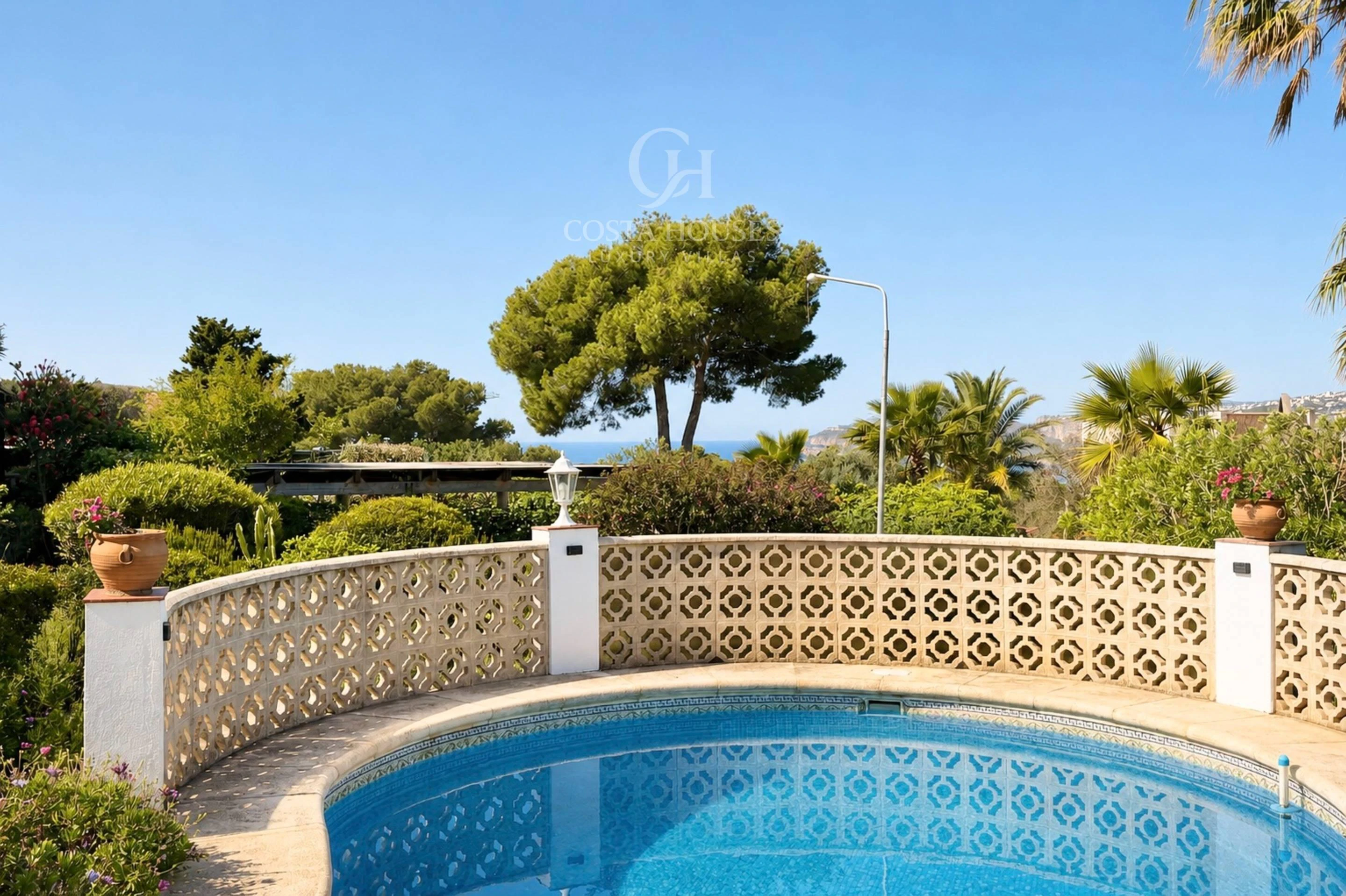 VILLA BALCON AZUL · ESENCIA MEDITERRANEA CON VISTAS AL MAR EN JAVEA