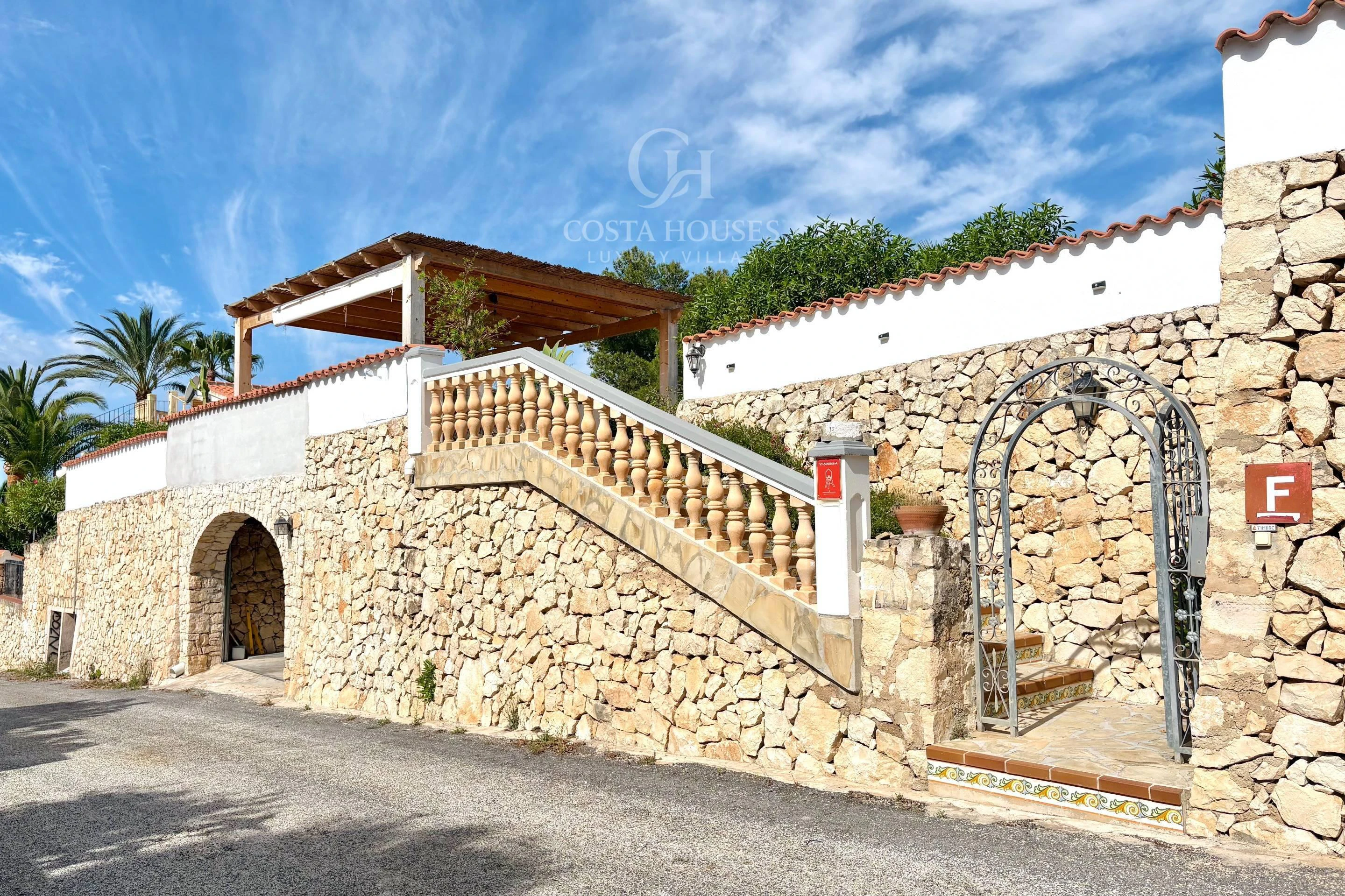 VILLA BALCON AZUL · ESENCIA MEDITERRANEA CON VISTAS AL MAR EN JAVEA