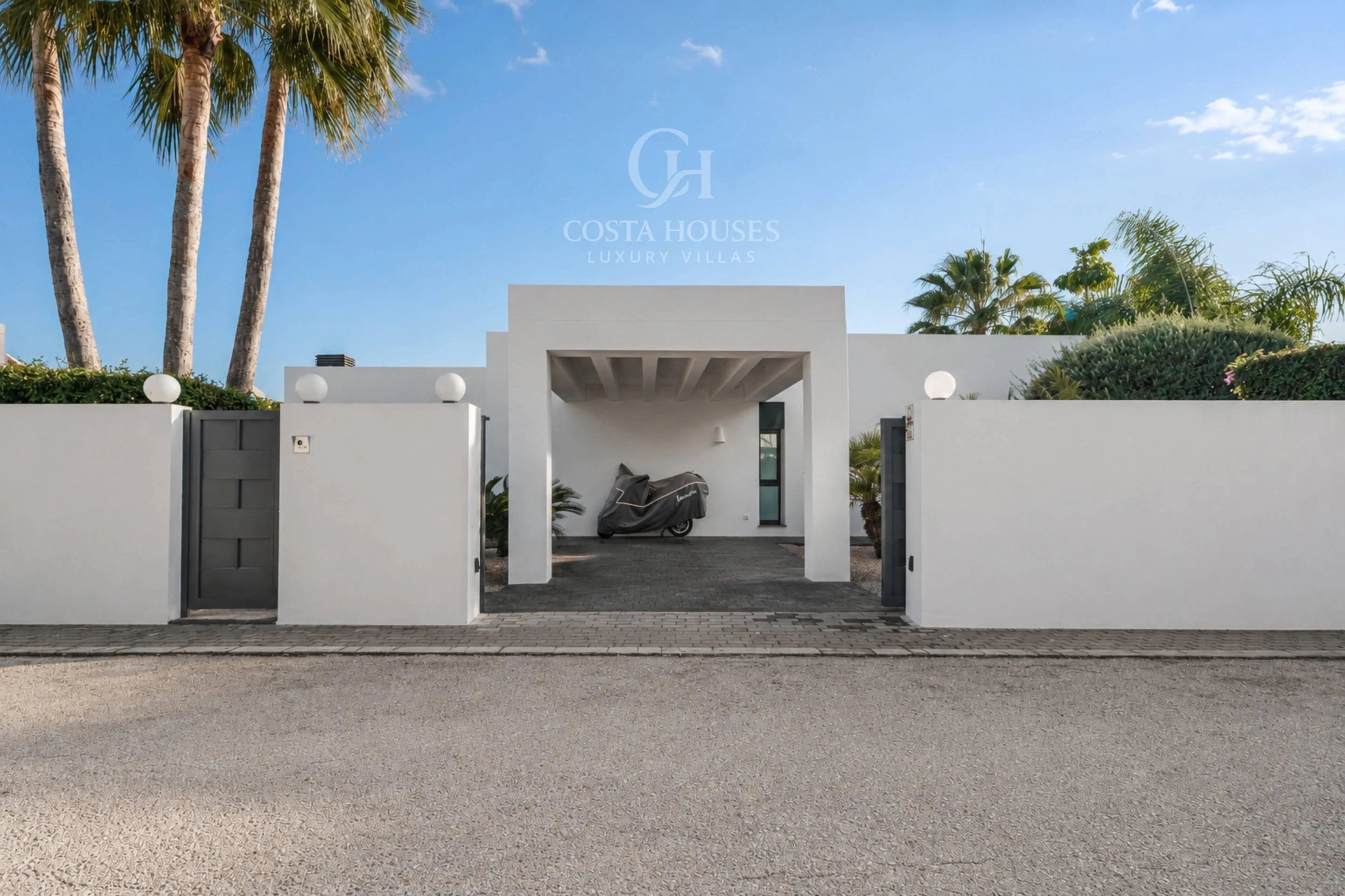 VILLA LUZ DEL SUR · PRIVACIDAD Y DISEÑO CONTEMPORANEO EN SOLPARK MORAIRA