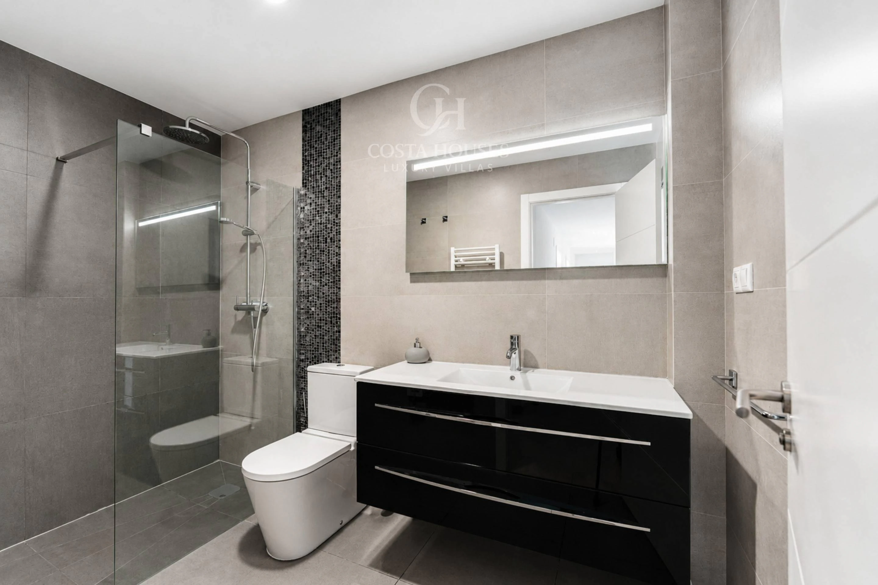 VILLA LUZ DEL SUR · PRIVACIDAD Y DISEÑO CONTEMPORANEO EN SOLPARK MORAIRA