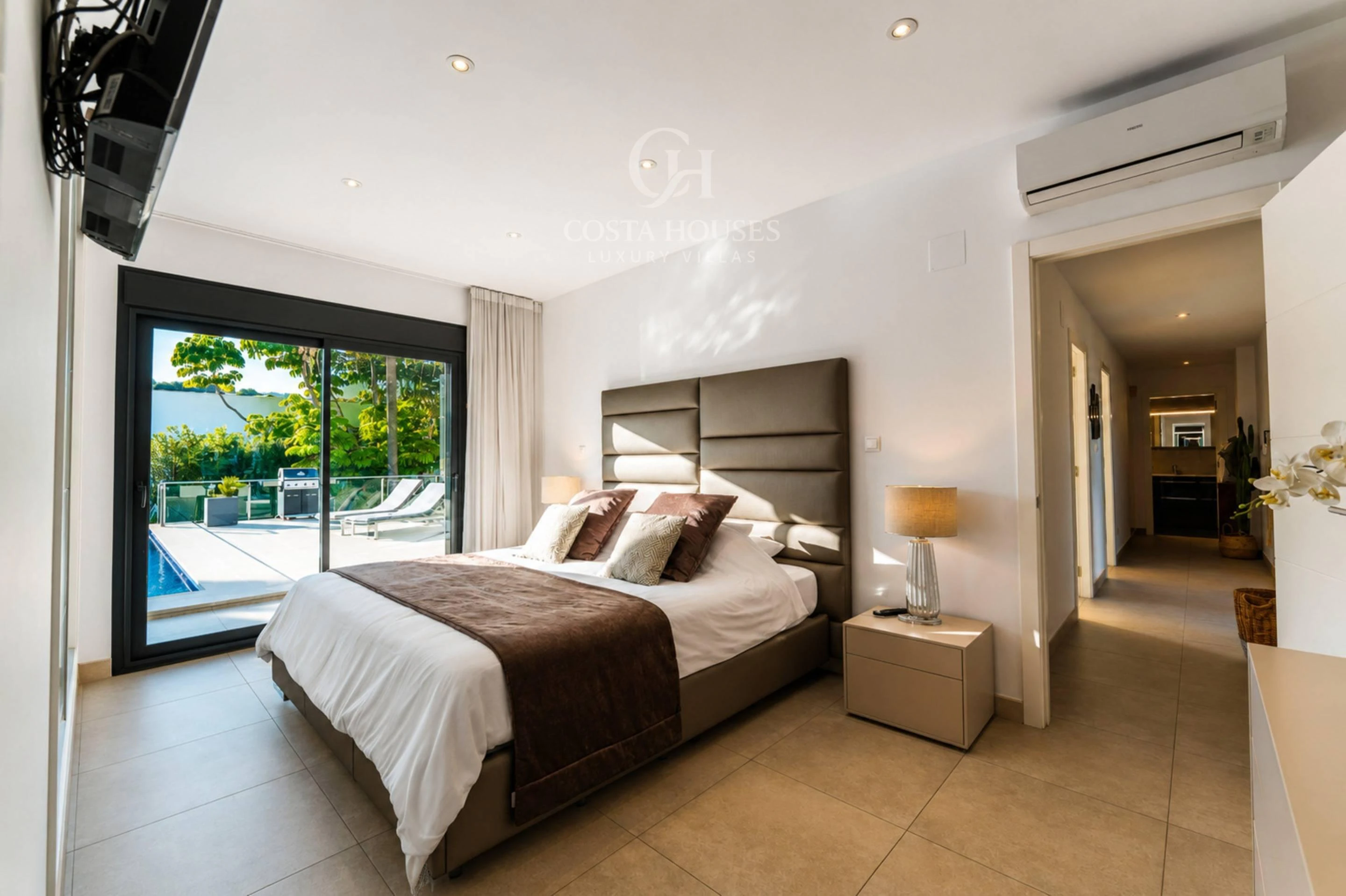 VILLA LUZ DEL SUR · PRIVACIDAD Y DISEÑO CONTEMPORANEO EN SOLPARK MORAIRA