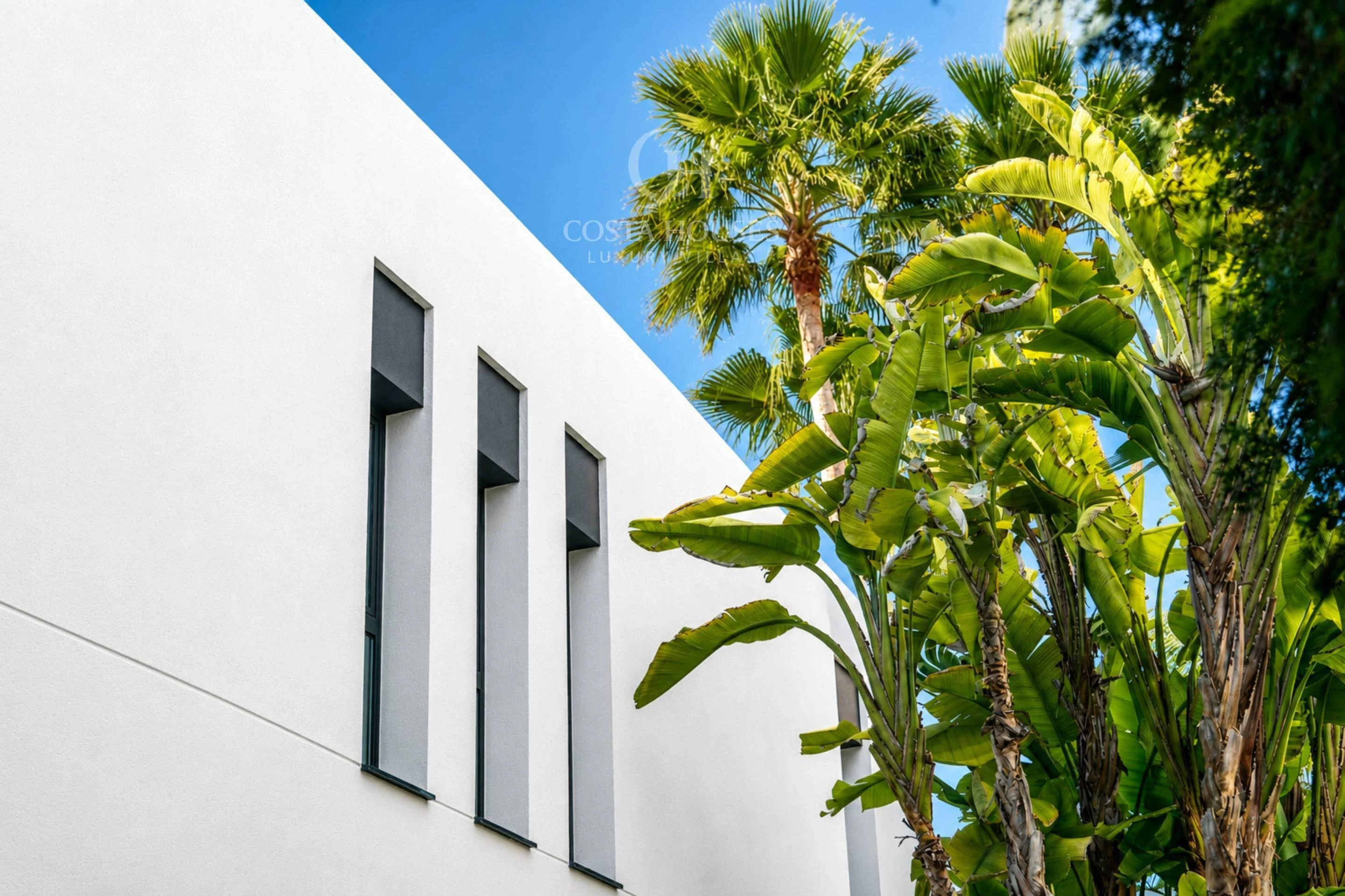 VILLA LUZ DEL SUR · PRIVACIDAD Y DISEÑO CONTEMPORANEO EN SOLPARK MORAIRA
