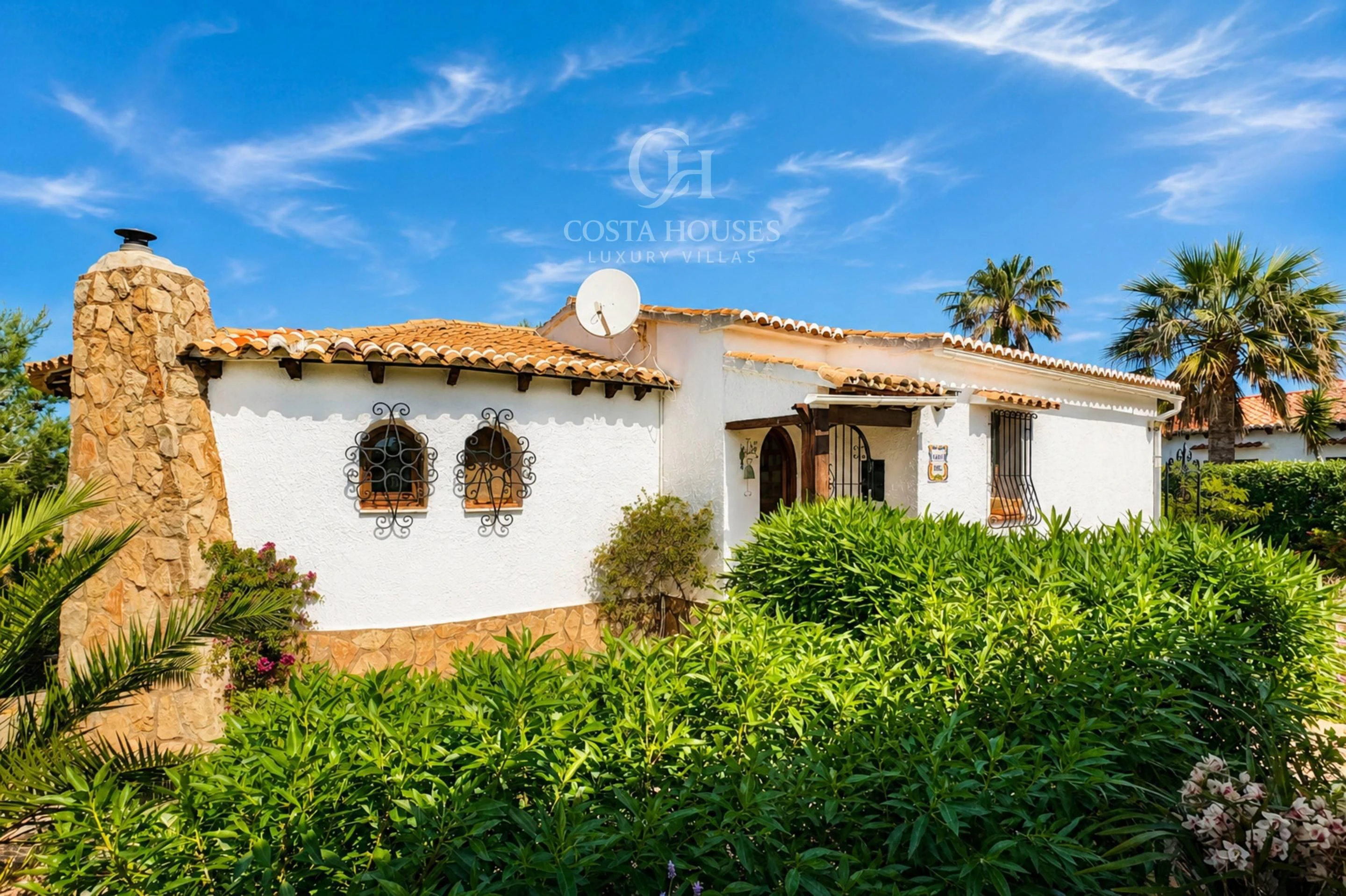 VILLA BALCON AZUL · ESENCIA MEDITERRANEA CON VISTAS AL MAR EN JAVEA