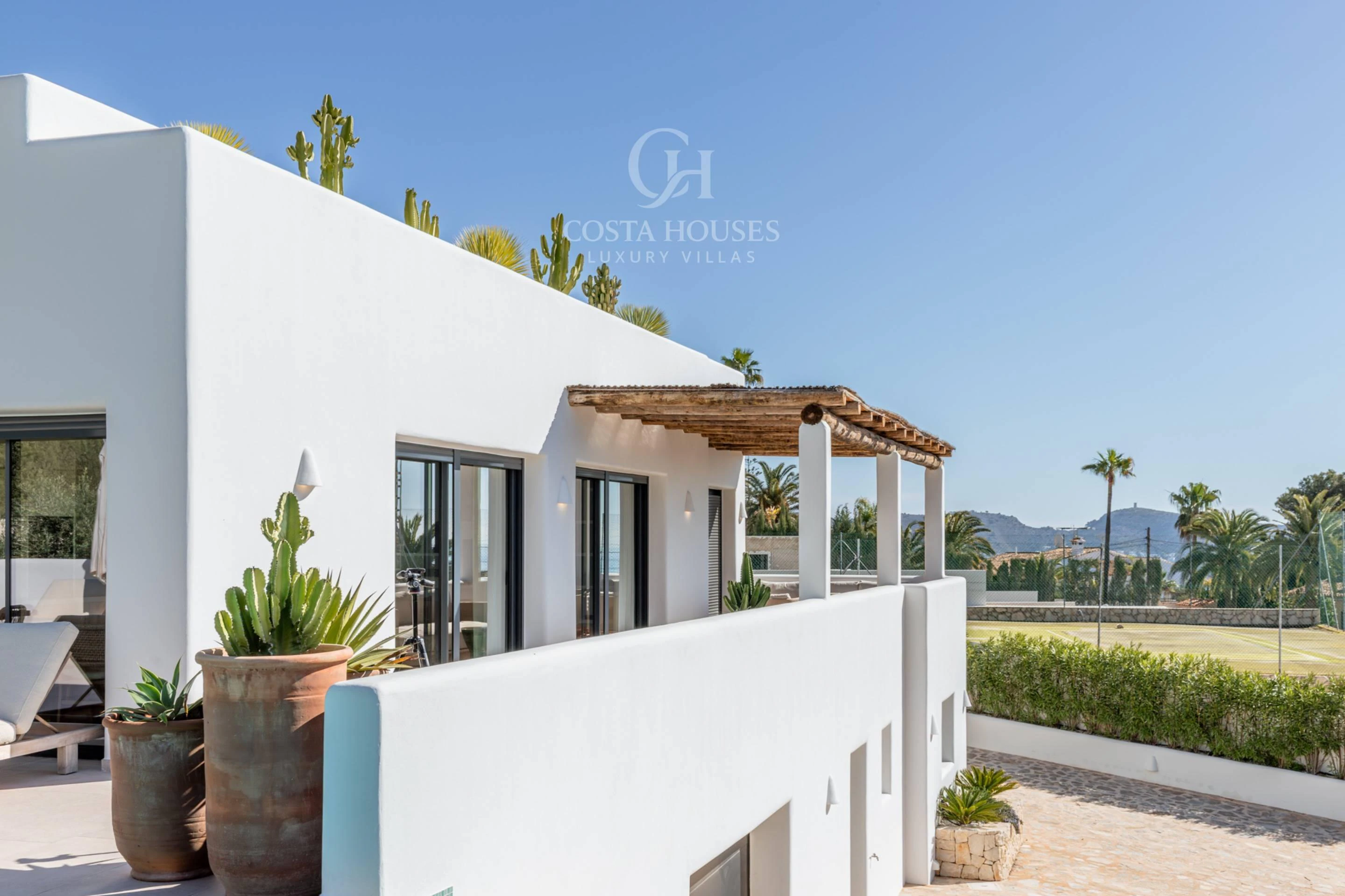2867VL_AZULIA - VILLA AZULIA · LUMIERE IBIZA ET HORIZON MEDITERRANEEN A MORAIRA