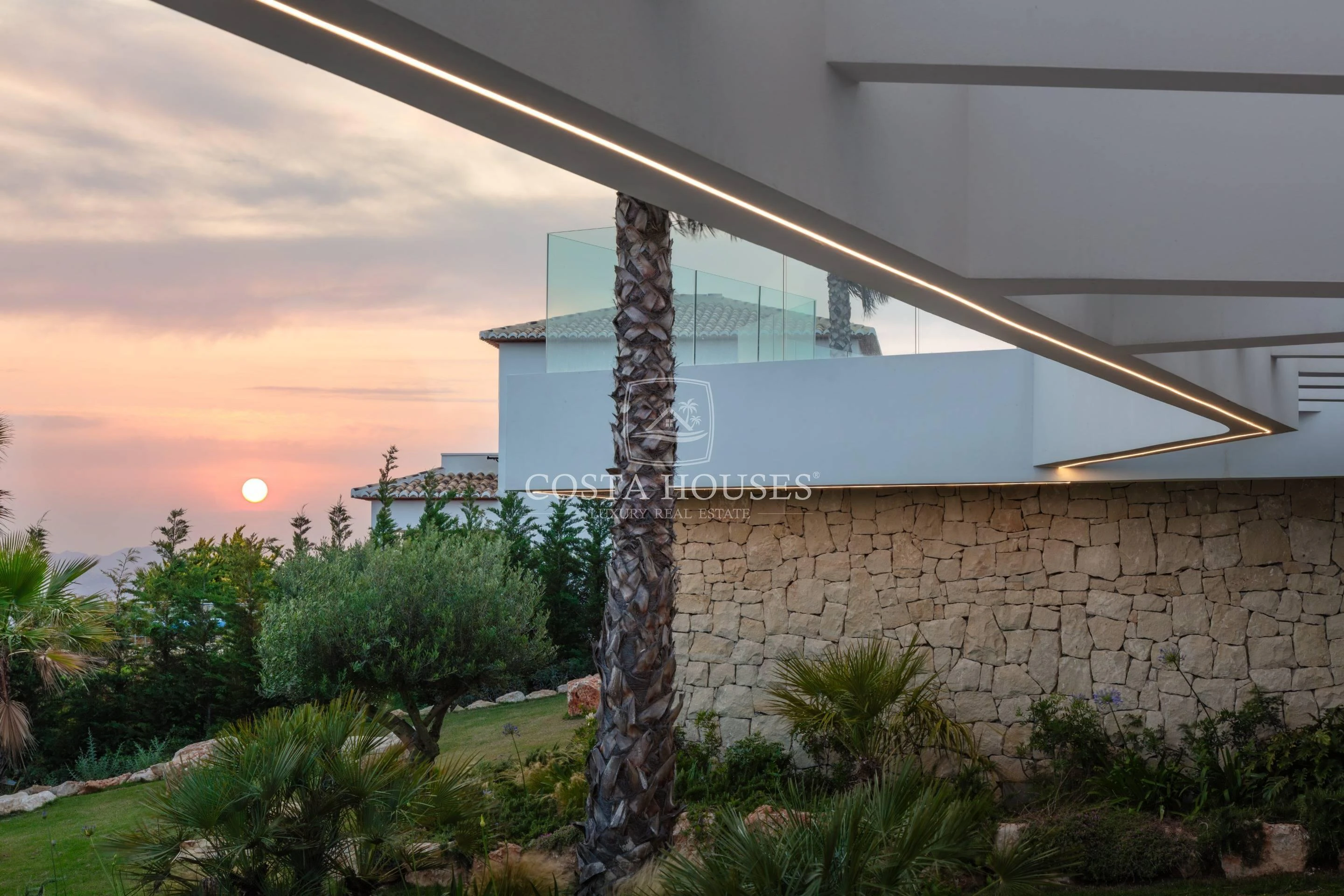 2691VL_THE-HILL - VILLA THE HILL · VILLA CONTEMPORÁNEA CON VISTAS AL MAR EN VENTA EN JÁVEA, COSTA BLANCA