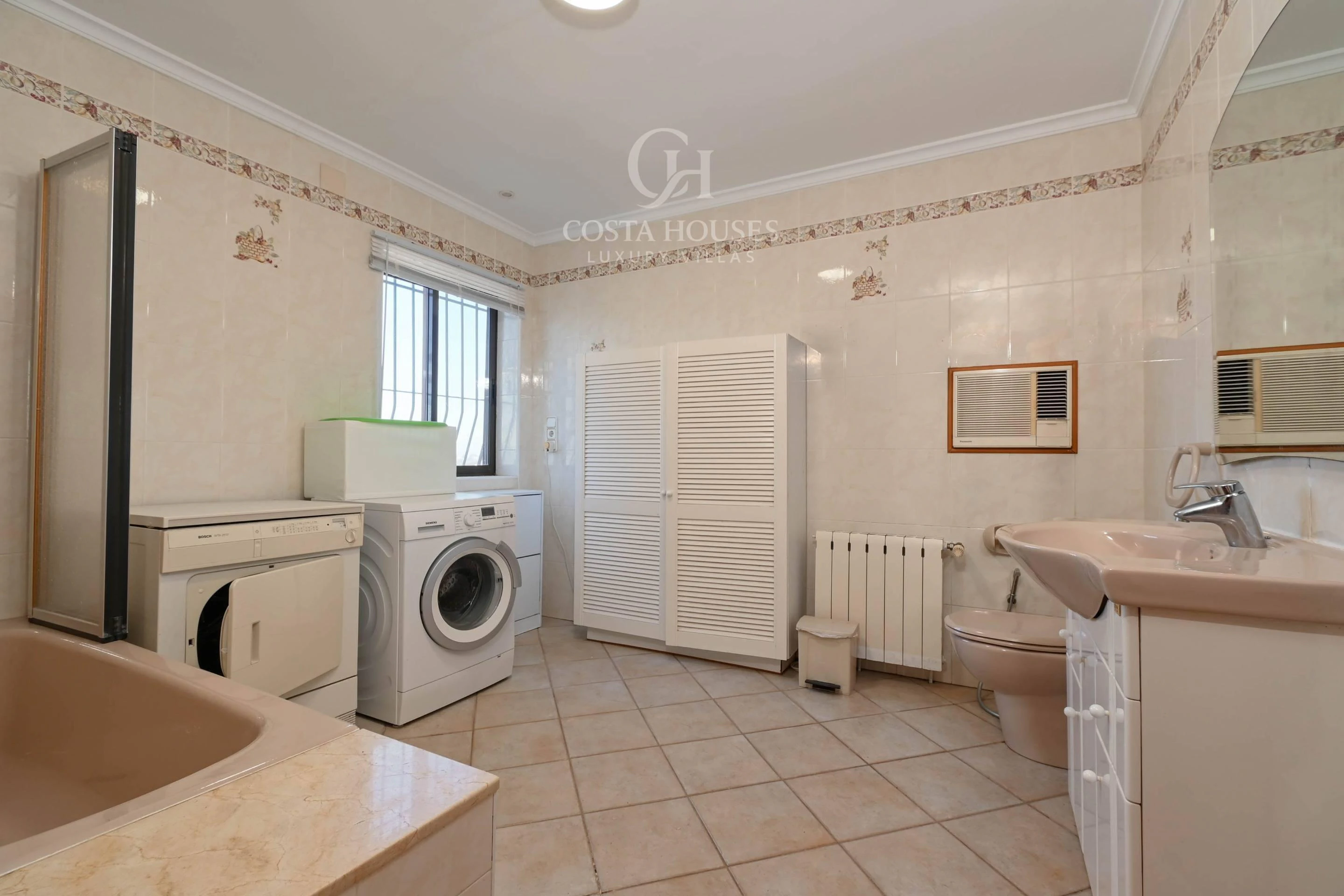 2850V_EUCALIPTO - VILLA EUCALIPTO · VUES MER ET FORT POTENTIEL DE VALORISATION À JÁVEA