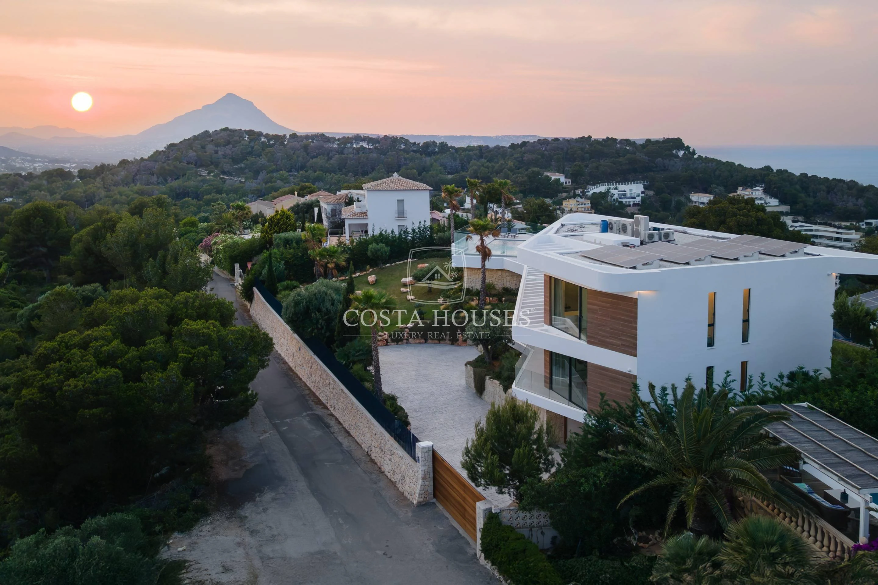 2691VL_THE-HILL - VILLA THE HILL · VILLA CONTEMPORÁNEA CON VISTAS AL MAR EN VENTA EN JÁVEA, COSTA BLANCA