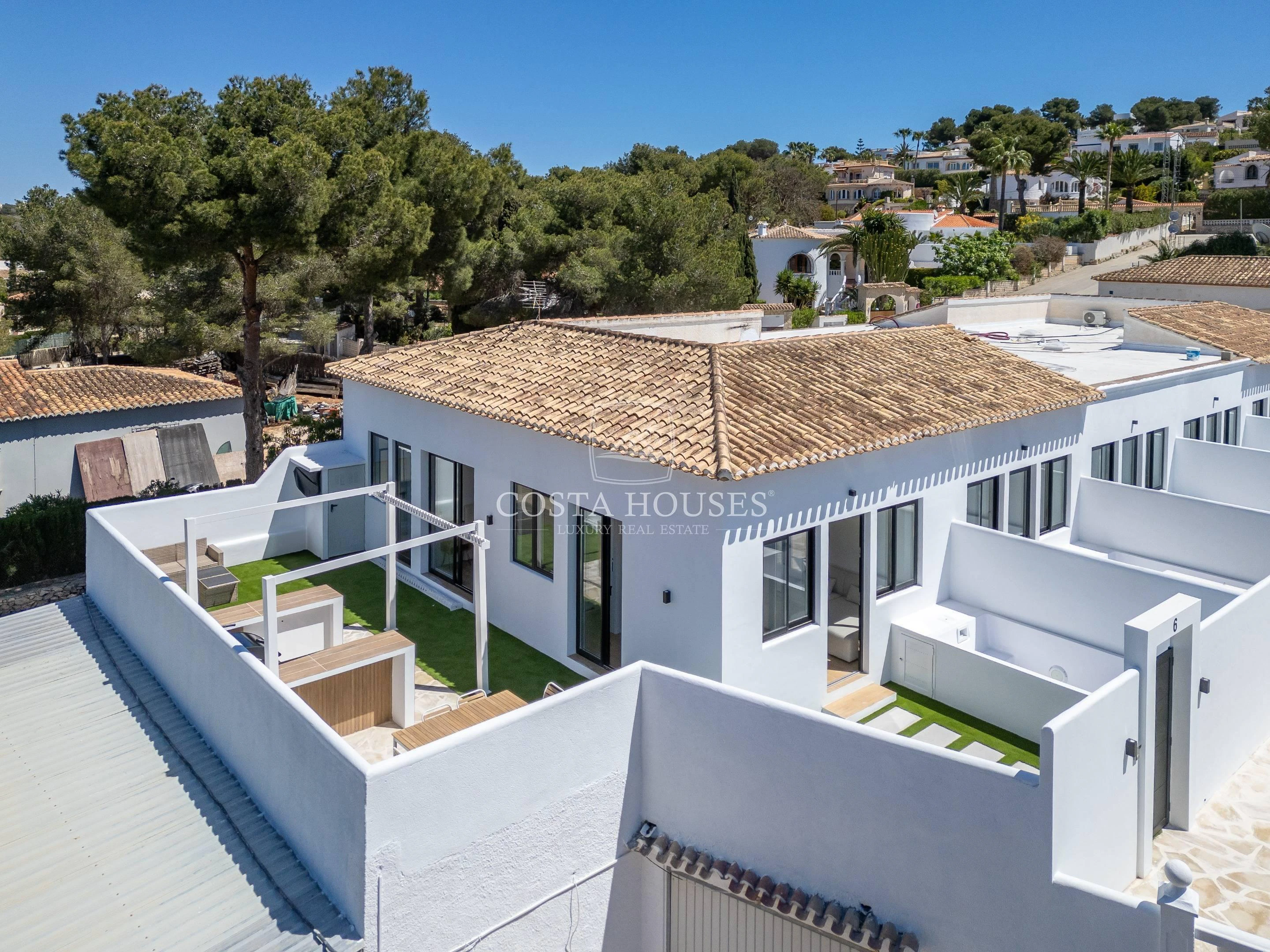 2674AD_SANTORINI - RÉSIDENCE SANTORINI · MAISONS DE STYLE MÉDITERRANÉEN À VENDRE À JAVEA XABIA