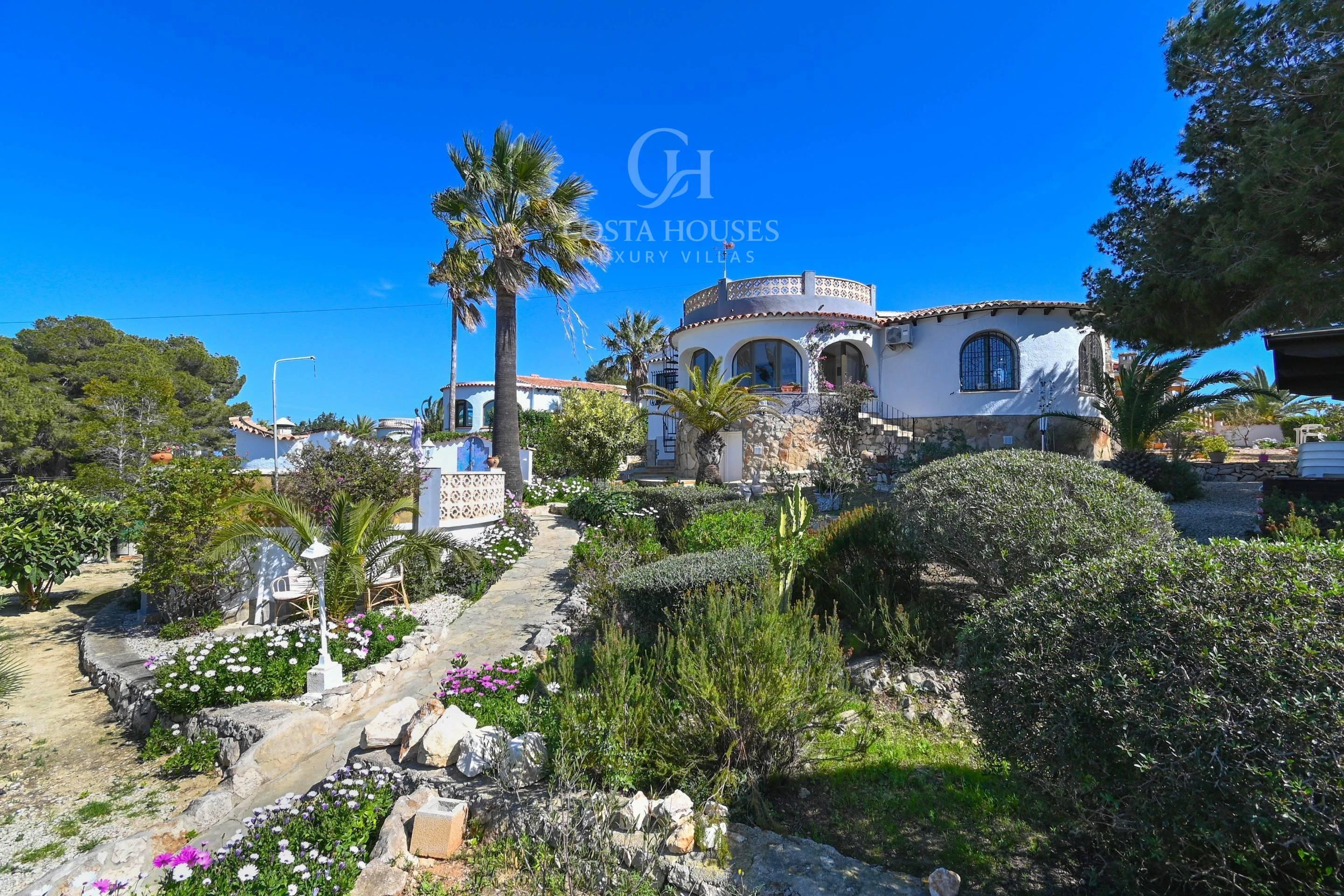 2850V_EUCALIPTO - VILLA EUCALIPTO · VUES MER ET FORT POTENTIEL DE VALORISATION À JÁVEA