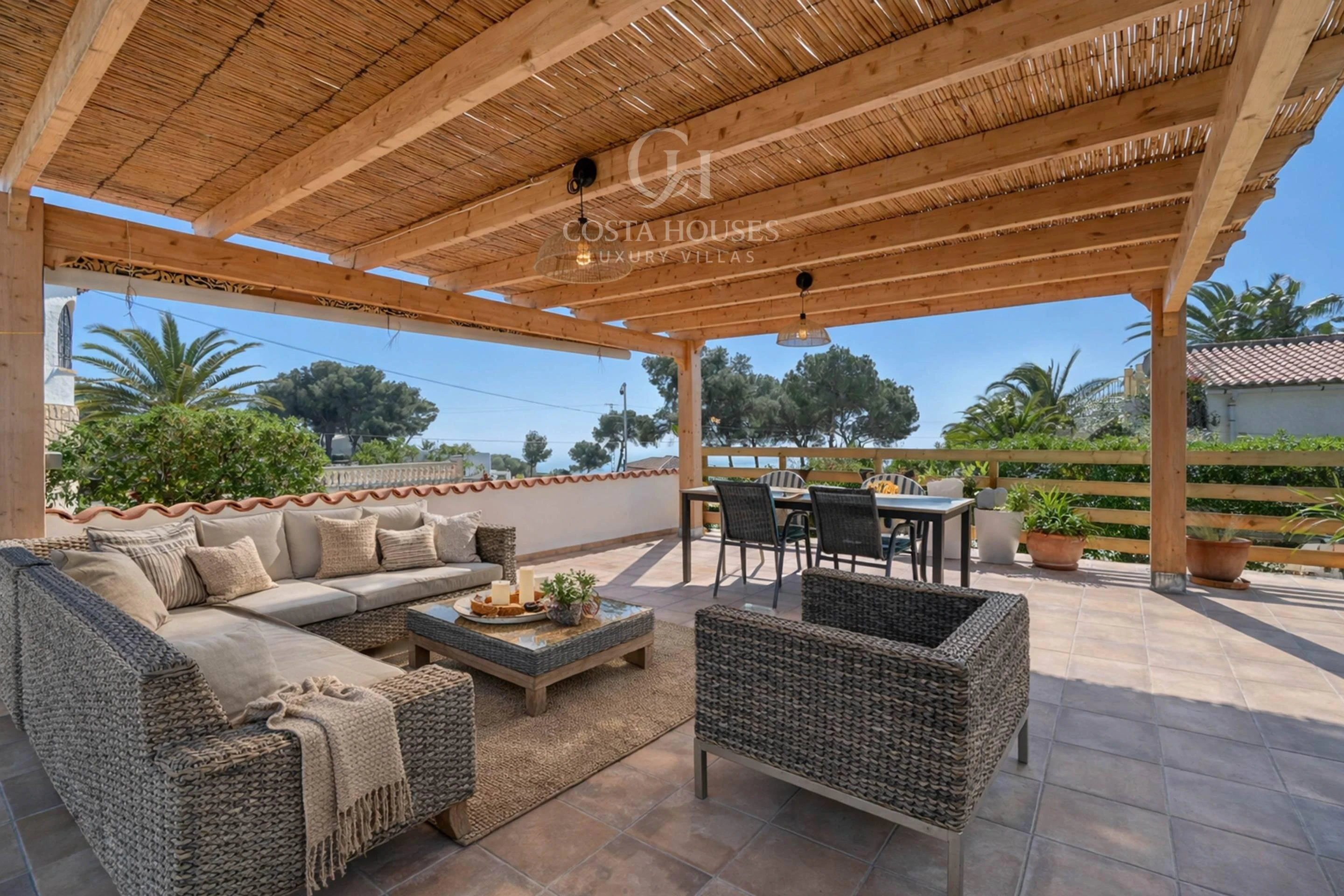 2850V_EUCALIPTO - VILLA EUCALIPTO · VUES MER ET FORT POTENTIEL DE VALORISATION À JÁVEA
