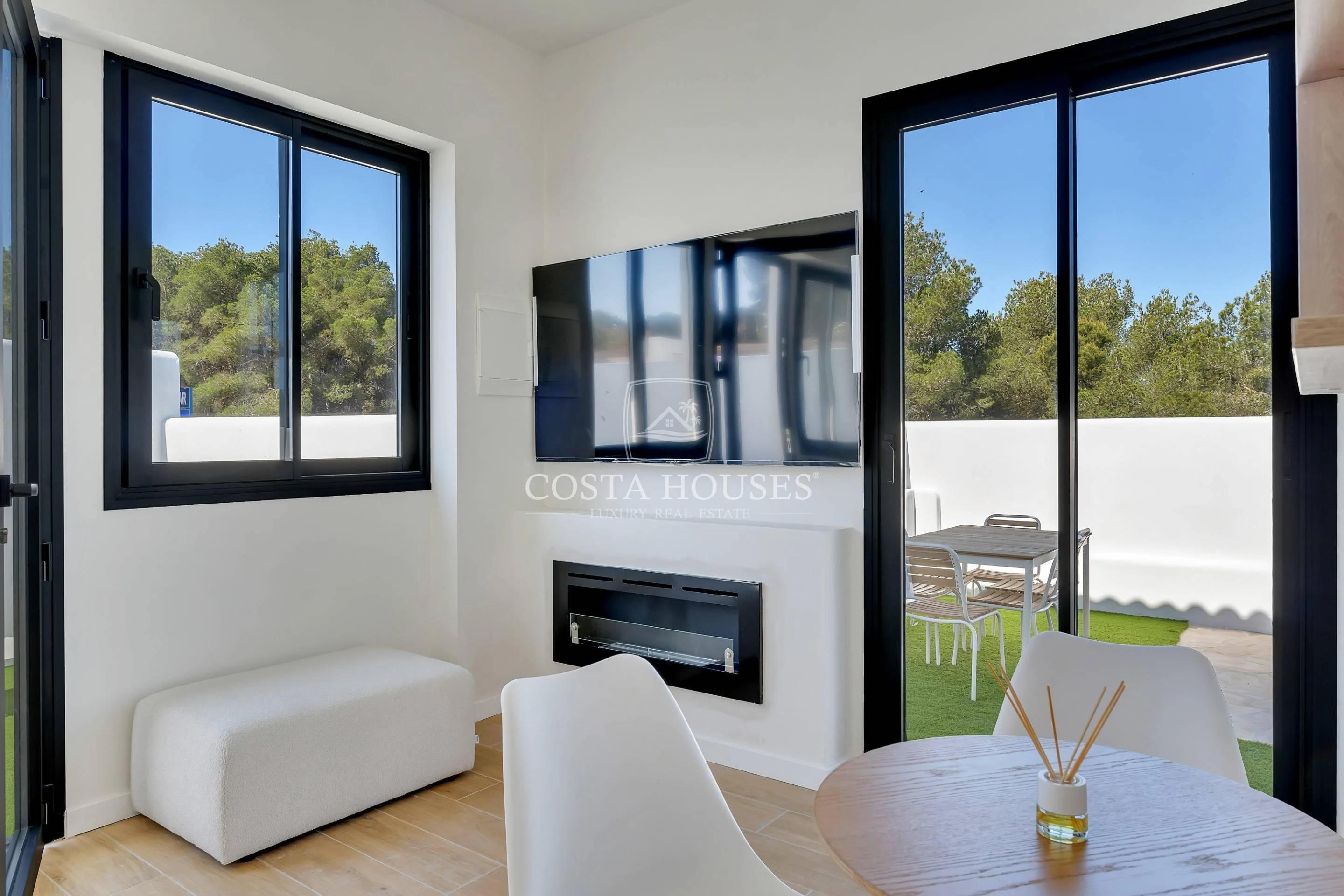 2674AD_SANTORINI - SANTORINI RESIDENTIAL COMPLEX · MEDITERRANEAN-STYLE TOWNHOUSES FOR SALE IN JAVEA XABIA