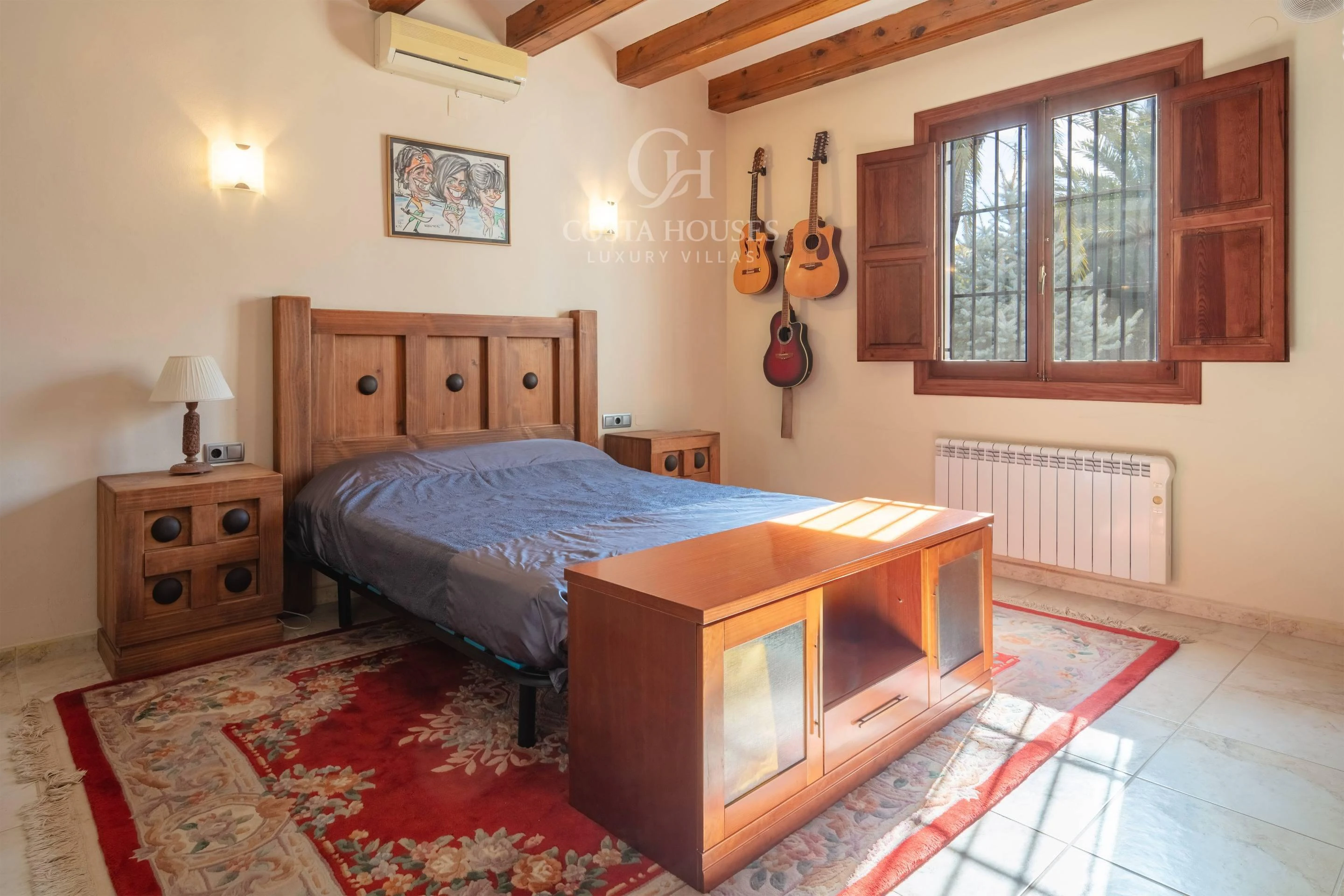 VILLA ALMENDRA · ELEGANCIA MEDITERRÁNEA ENTRE PALMERAS Y JARDINES EN LA LLUCA, JÁVEA