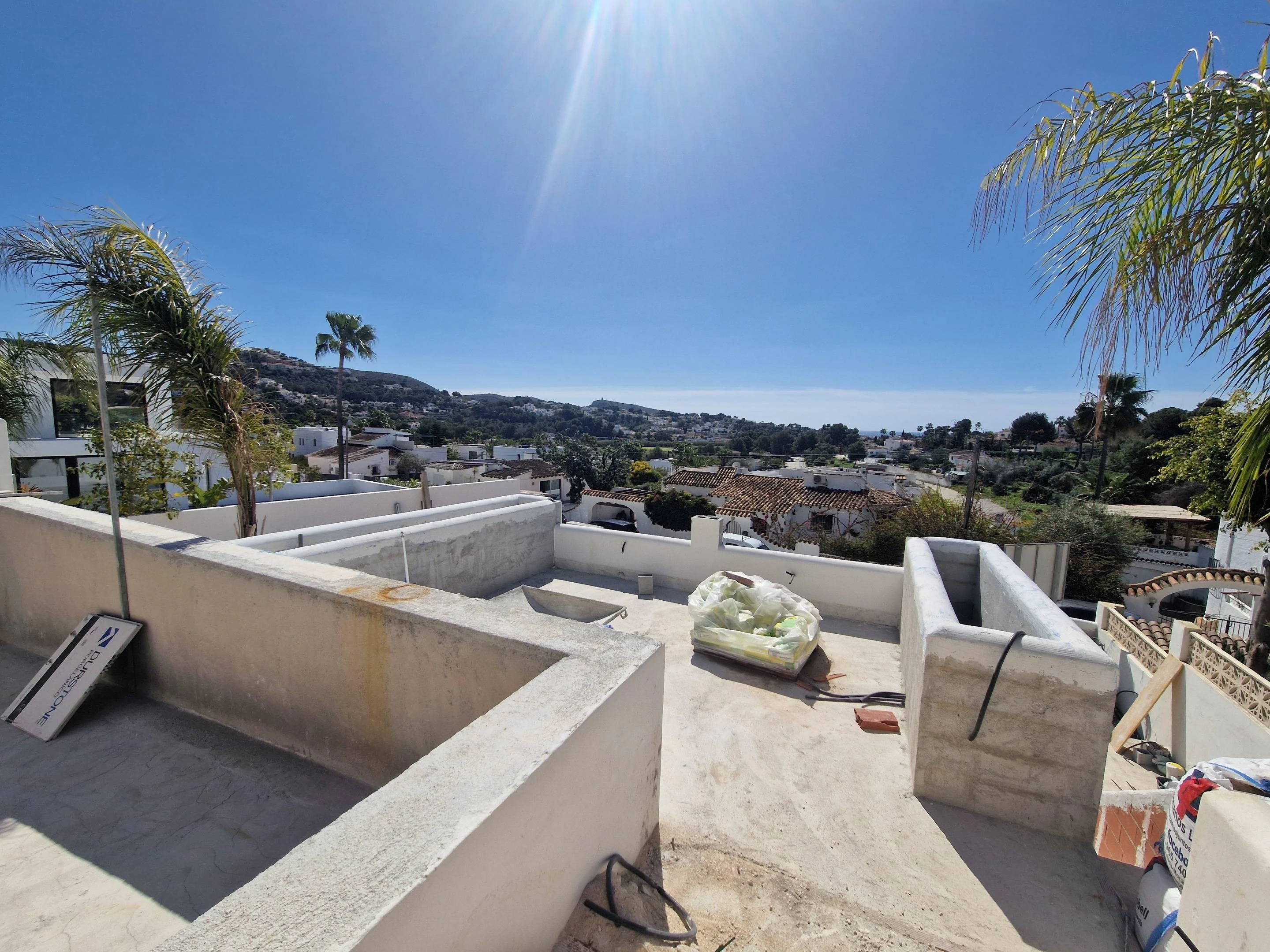 2847VL_AURA - VILLA AURA · LUXUS-NEUBAU, WO DAS MEER ZUM HORIZONT WIRD IN MORAIRA