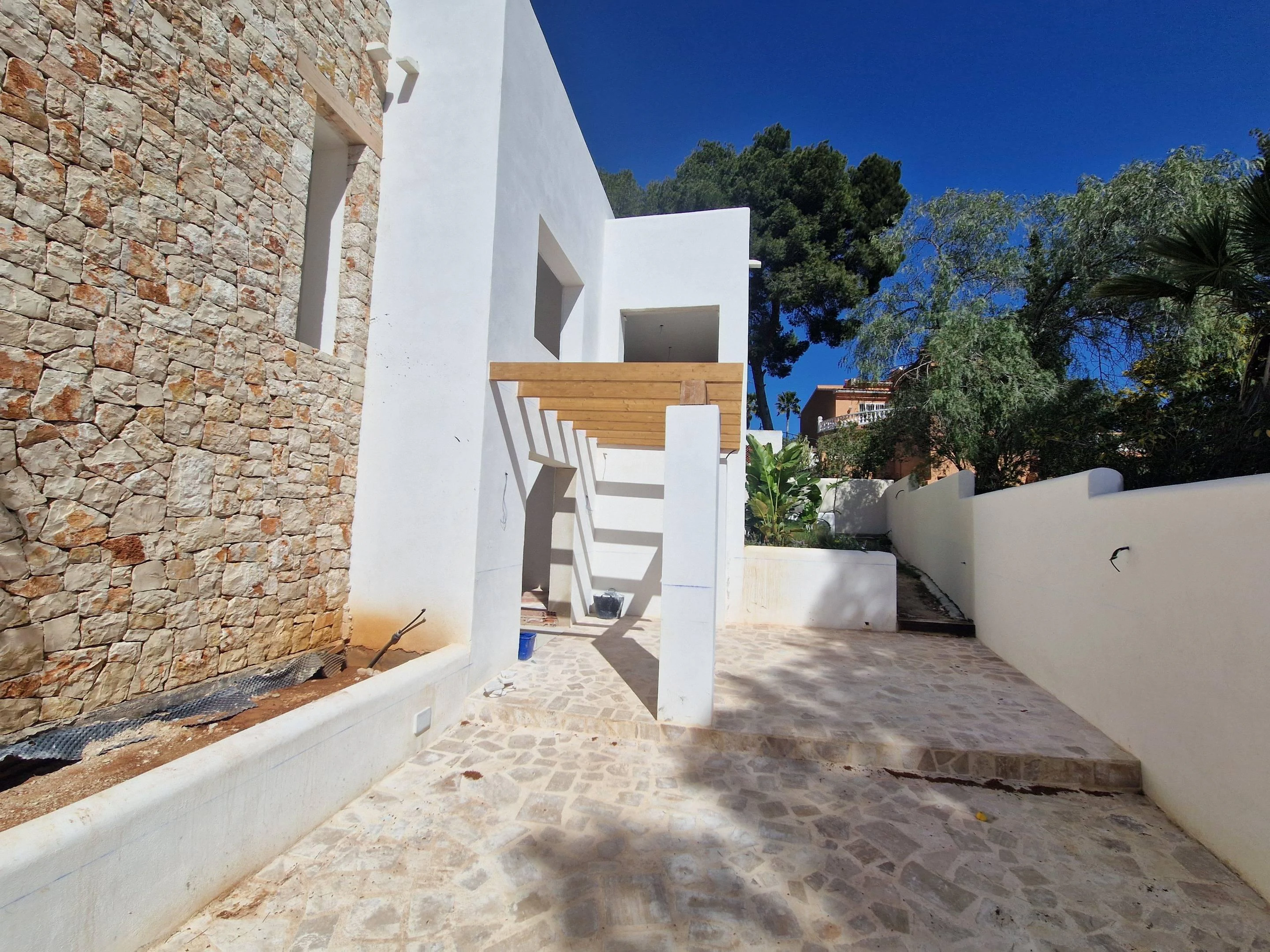 2847VL_AURA - VILLA AURA · LUXUS-NEUBAU, WO DAS MEER ZUM HORIZONT WIRD IN MORAIRA