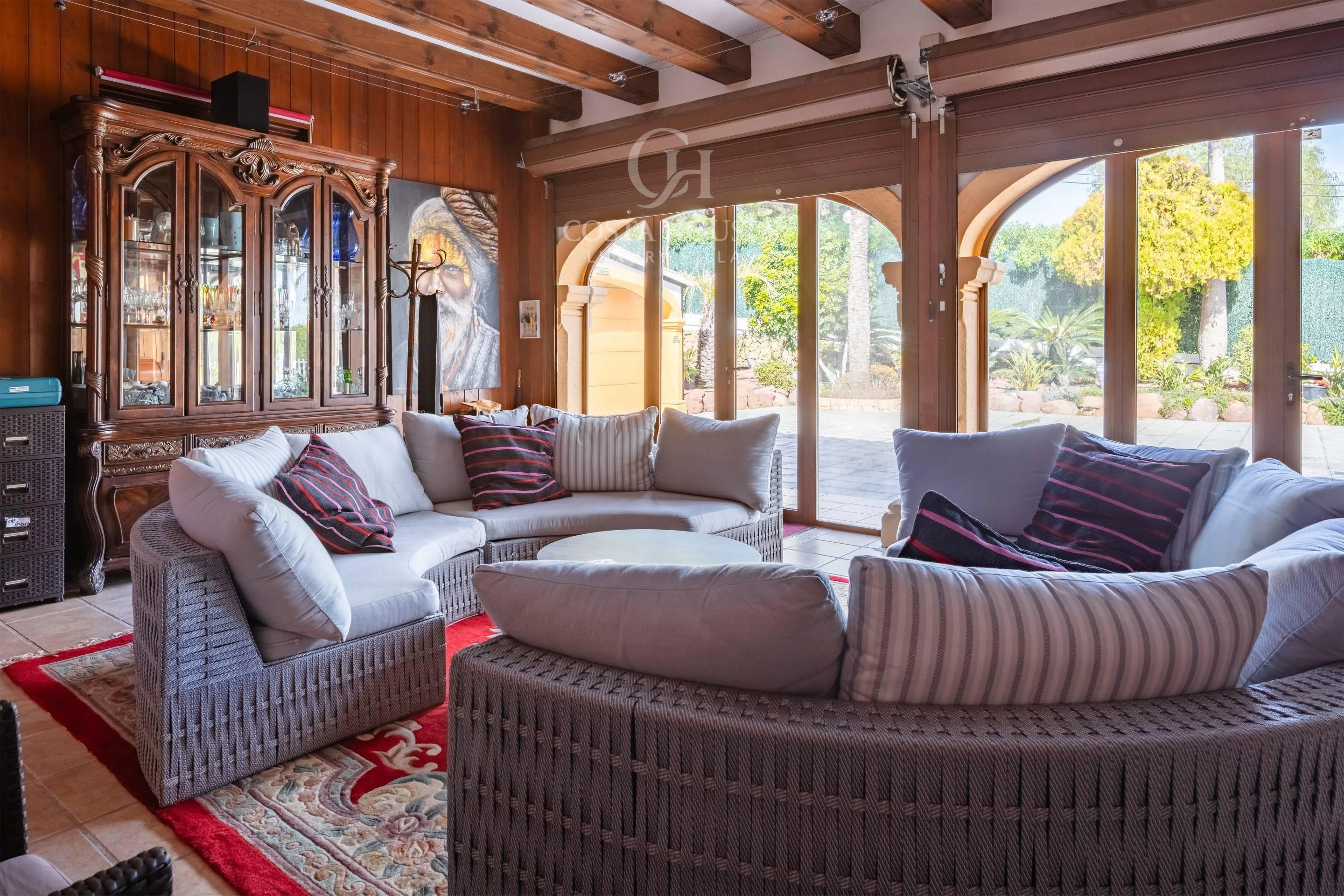 VILLA ALMENDRA · ELEGANCIA MEDITERRÁNEA ENTRE PALMERAS Y JARDINES EN LA LLUCA, JÁVEA