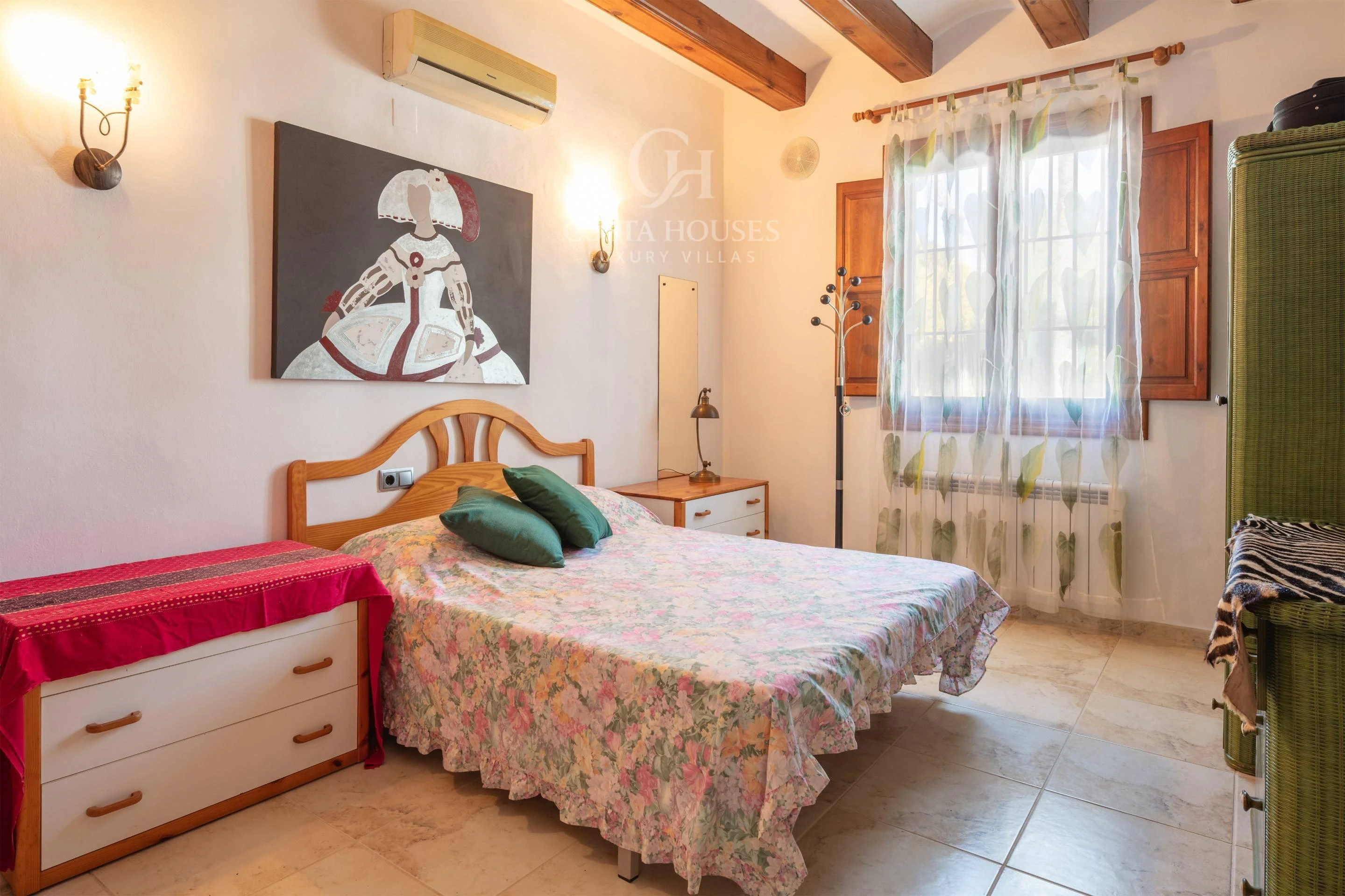 VILLA ALMENDRA · ELEGANCIA MEDITERRÁNEA ENTRE PALMERAS Y JARDINES EN LA LLUCA, JÁVEA