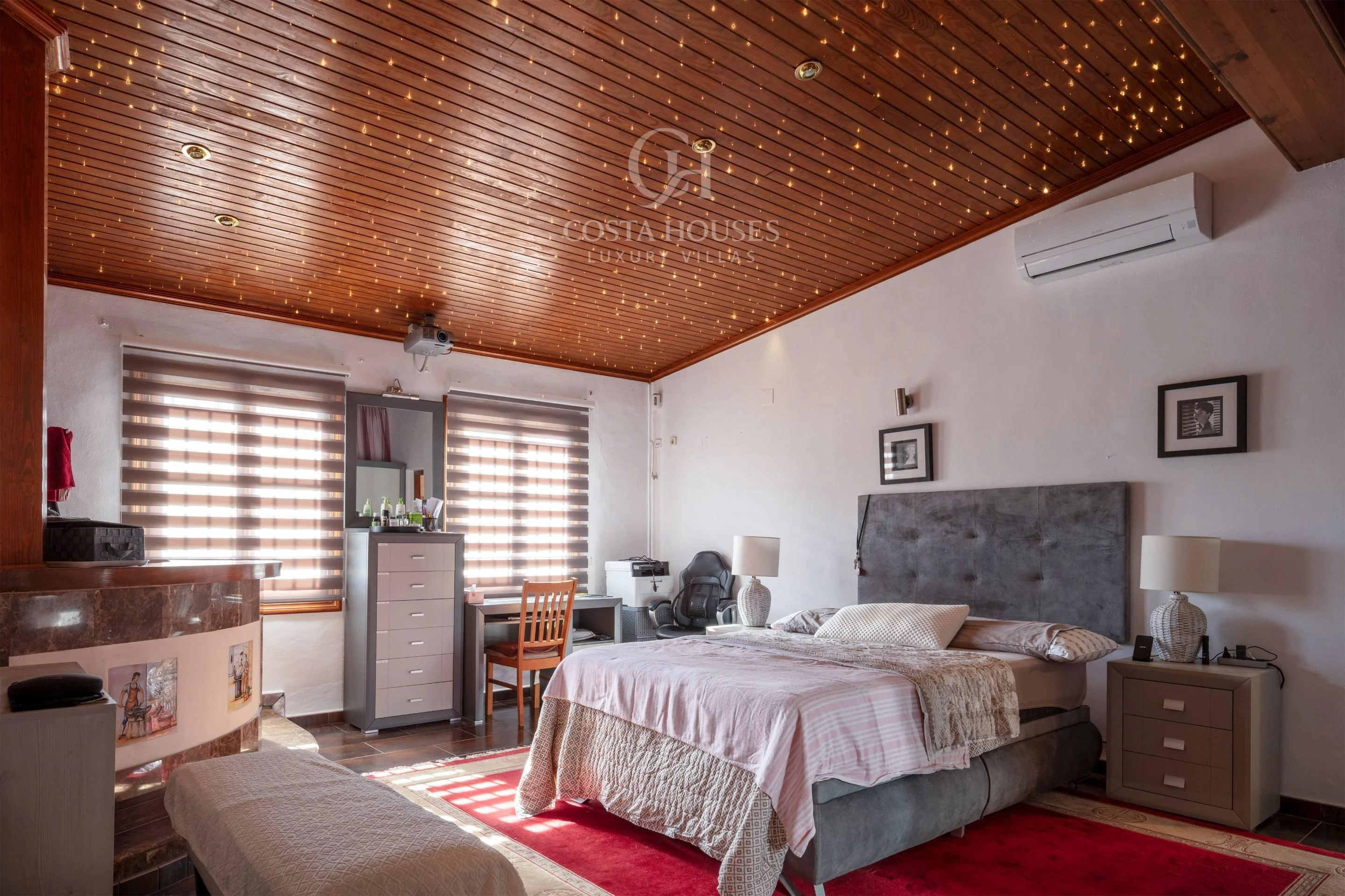 VILLA ALMENDRA · ELEGANCIA MEDITERRÁNEA ENTRE PALMERAS Y JARDINES EN LA LLUCA, JÁVEA