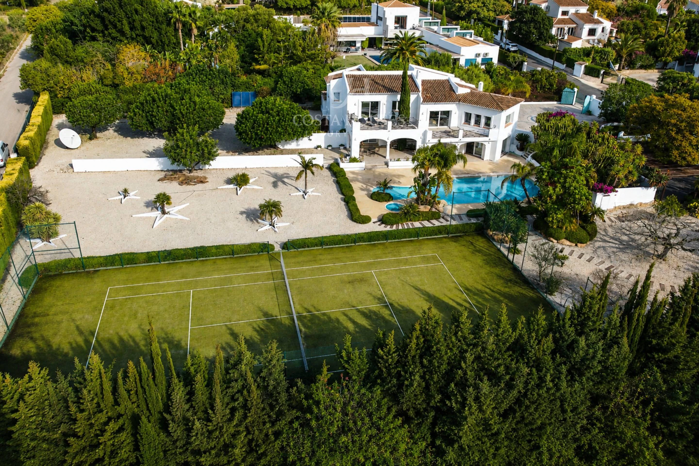 2876V_SOLANA - VILLA SOLANA · WEISSE ARCHITEKTUR ZWISCHEN GÄRTEN UND MONTGO JAVEA