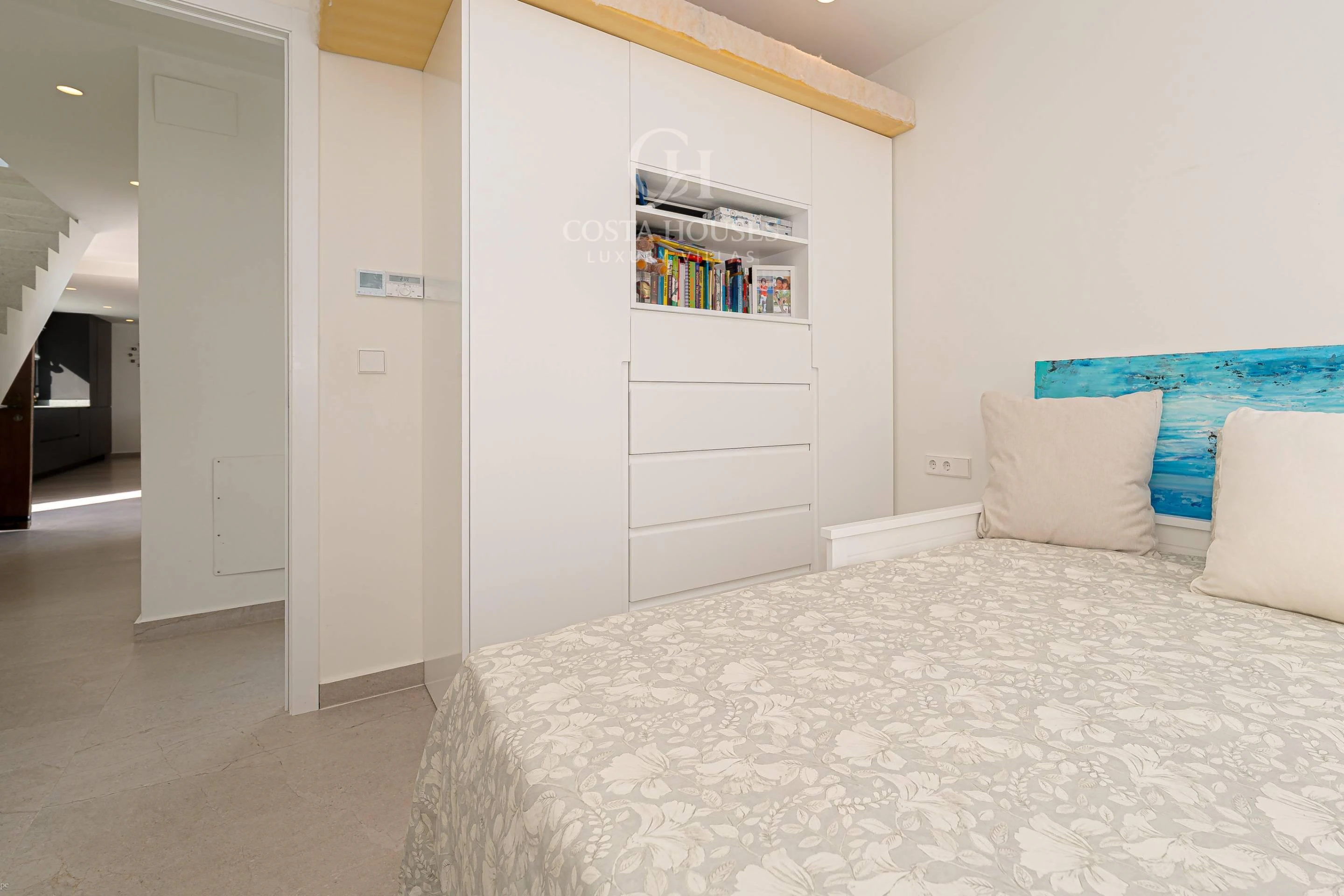 2820V_CAMPUS - VILLA CAMPUS · ZEITGENÖSSISCHE ARCHITEKTUR MIT MEER- UND MONTGÓ-BLICK, DÉNIA