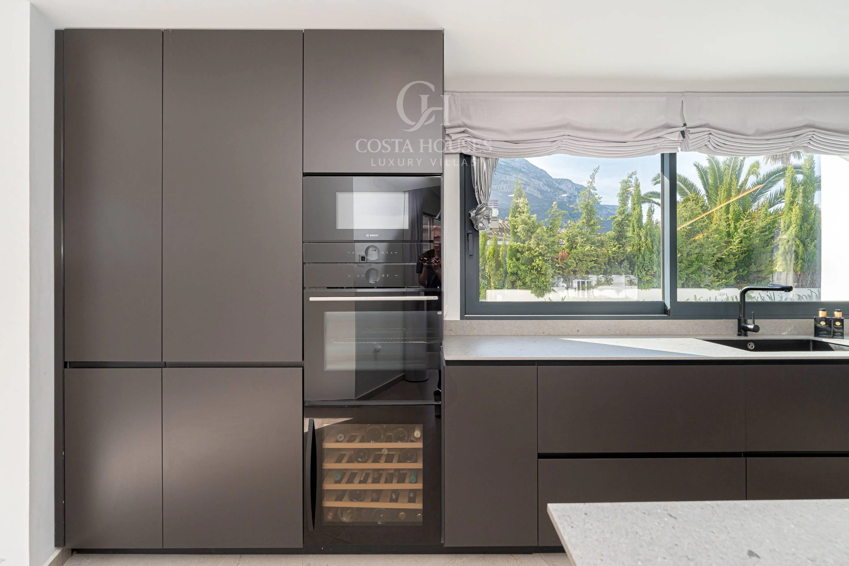 2820V_CAMPUS - VILLA CAMPUS · ZEITGENÖSSISCHE ARCHITEKTUR MIT MEER- UND MONTGÓ-BLICK, DÉNIA