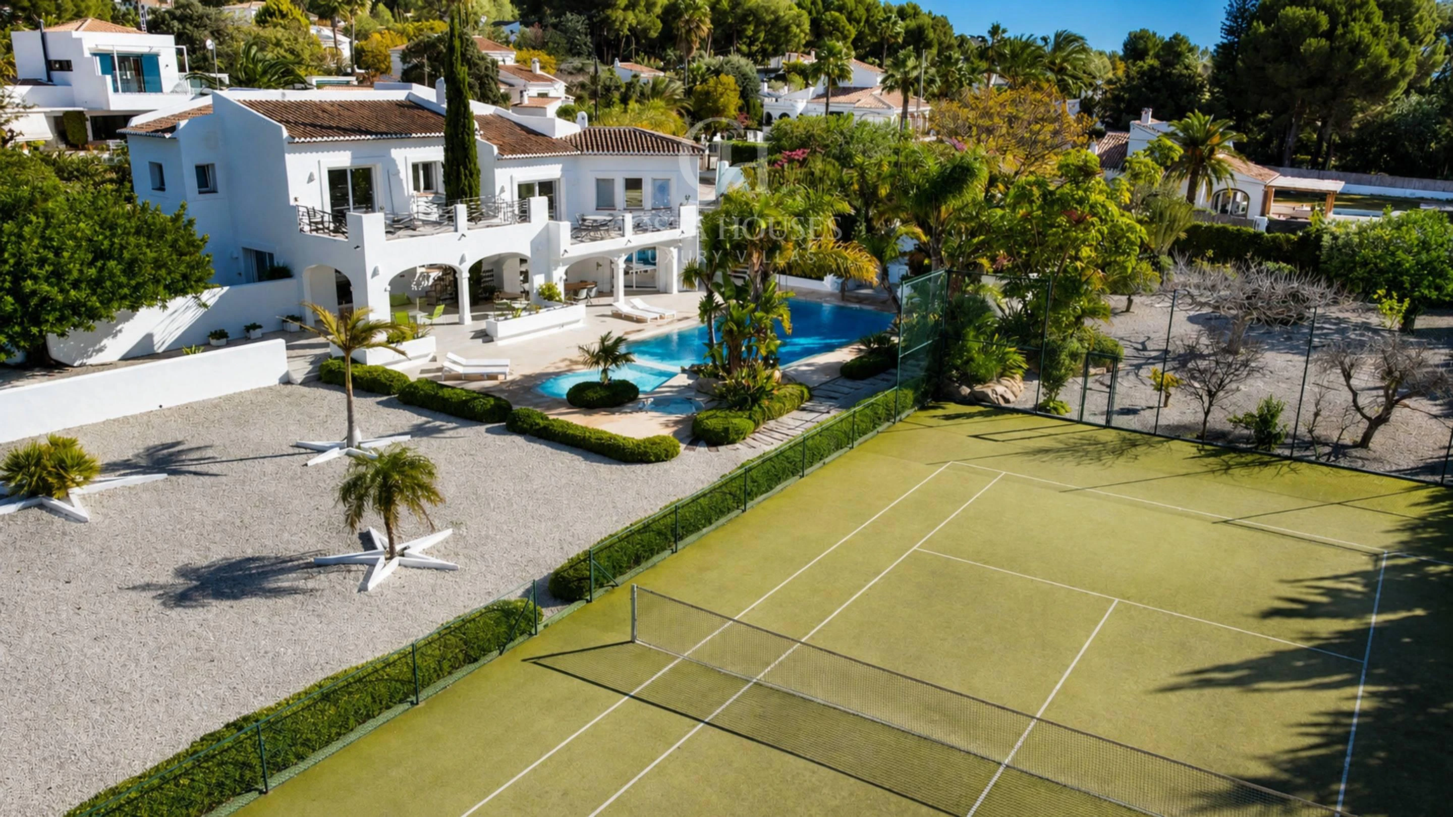 2876V_SOLANA - VILLA SOLANA · WEISSE ARCHITEKTUR ZWISCHEN GÄRTEN UND MONTGO JAVEA
