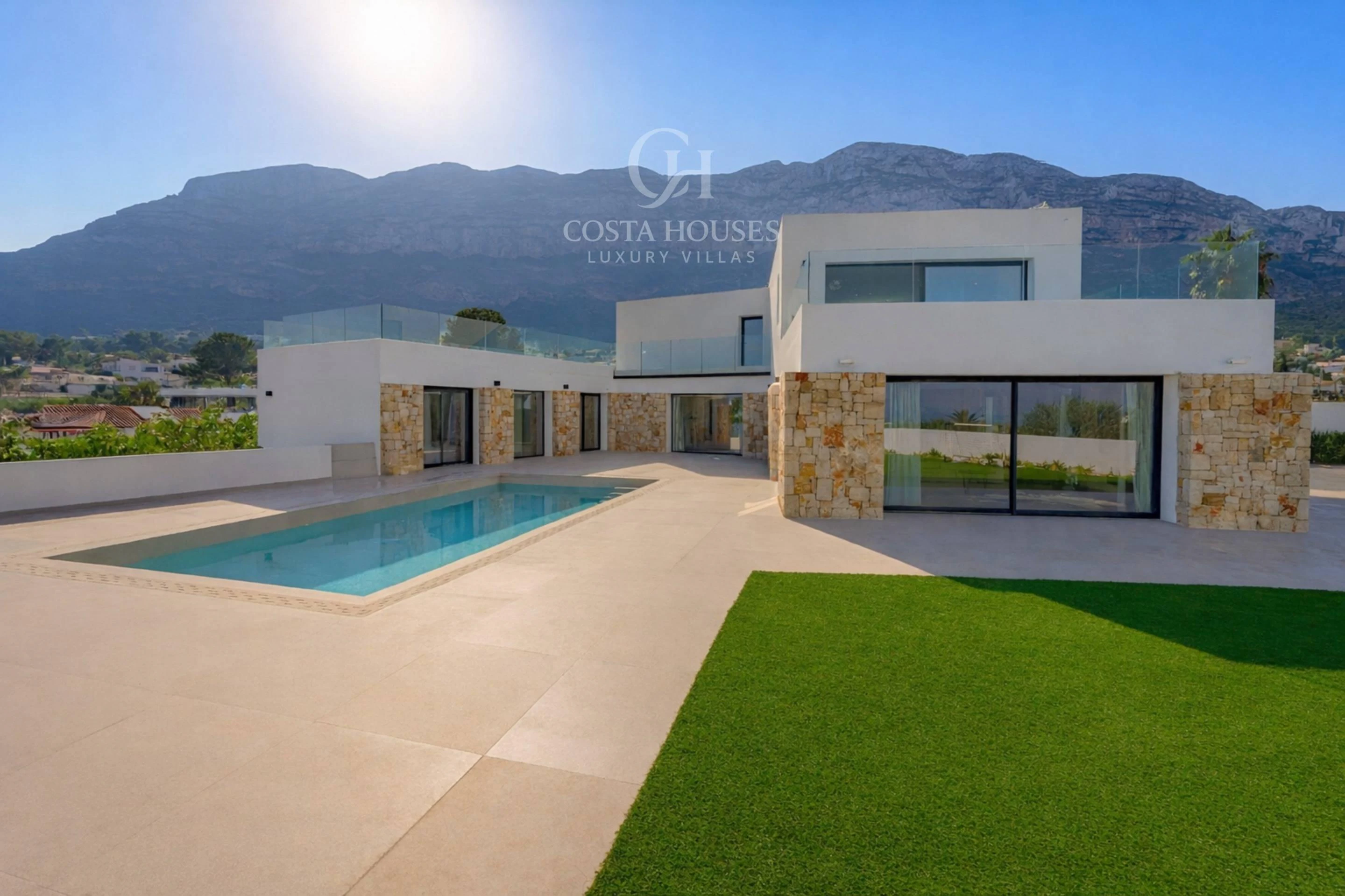 2820V_CAMPUS - VILLA CAMPUS · ZEITGENÖSSISCHE ARCHITEKTUR MIT MEER- UND MONTGÓ-BLICK, DÉNIA