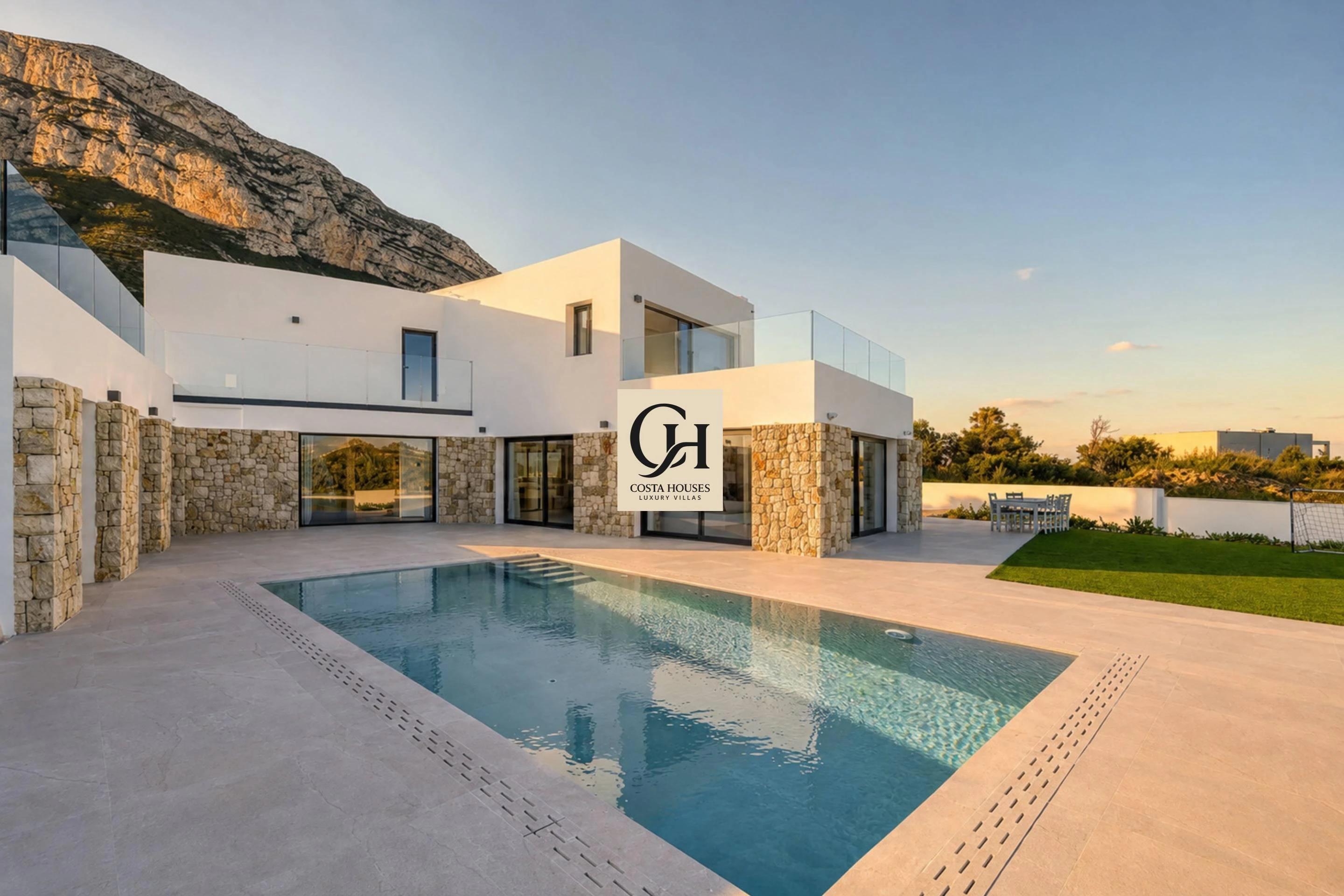 2820V_CAMPUS - VILLA CAMPUS · ZEITGENÖSSISCHE ARCHITEKTUR MIT MEER- UND MONTGÓ-BLICK, DÉNIA
