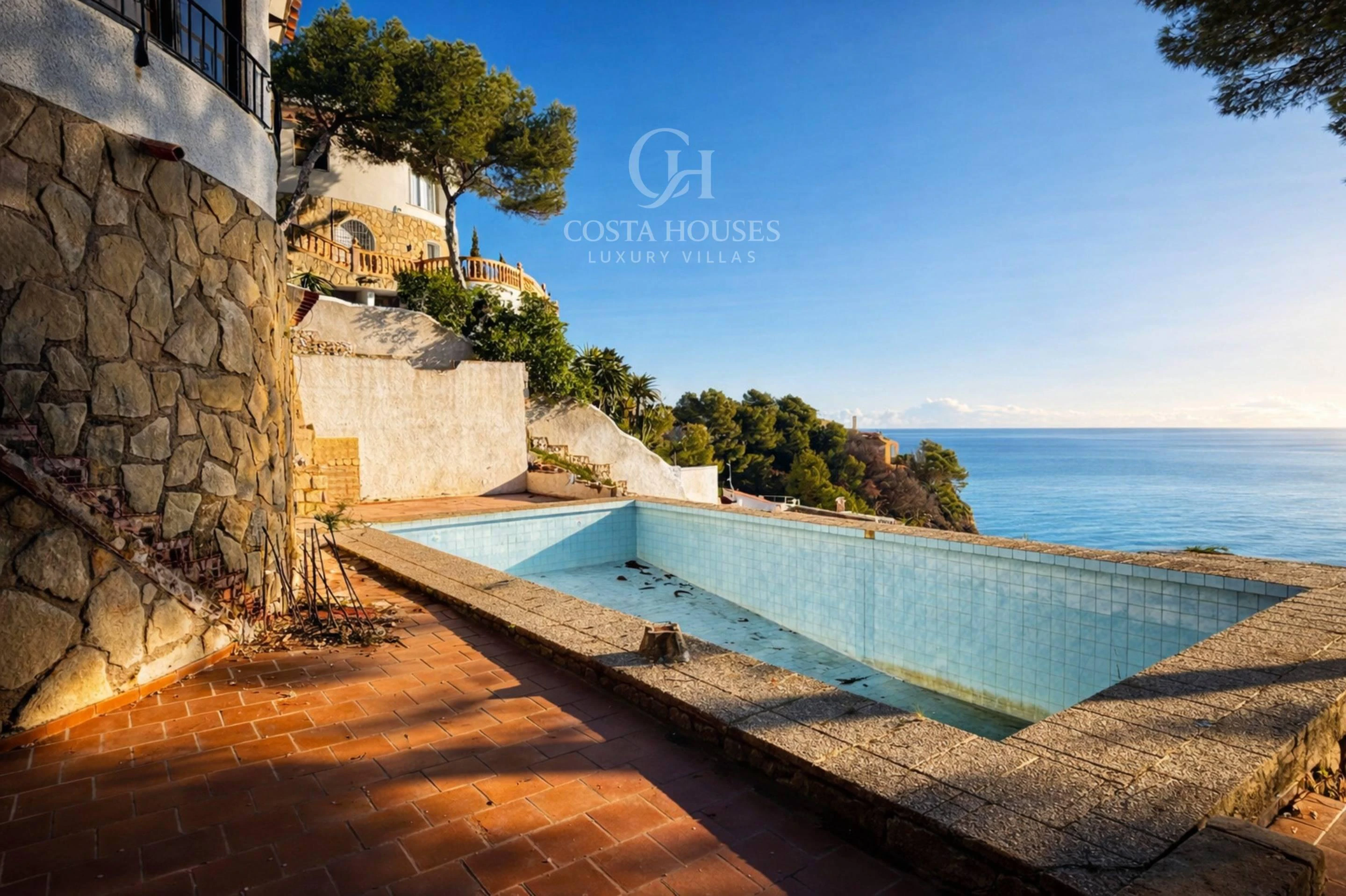 2826VL_ISOLABLU - VILLA ISOLA BLU · MEDITERRANER SONNENAUFGANG AM HORIZONT VON IBIZA, JÁVEA