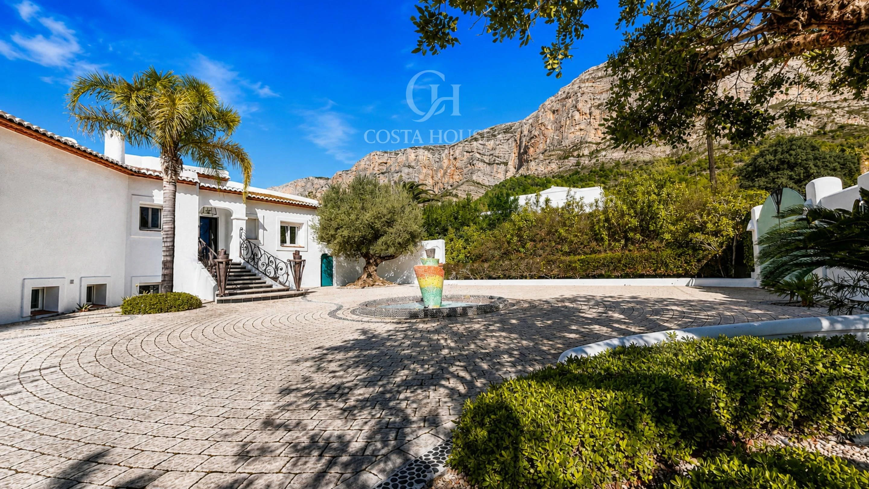 2876V_SOLANA - VILLA SOLANA · WEISSE ARCHITEKTUR ZWISCHEN GÄRTEN UND MONTGO JAVEA
