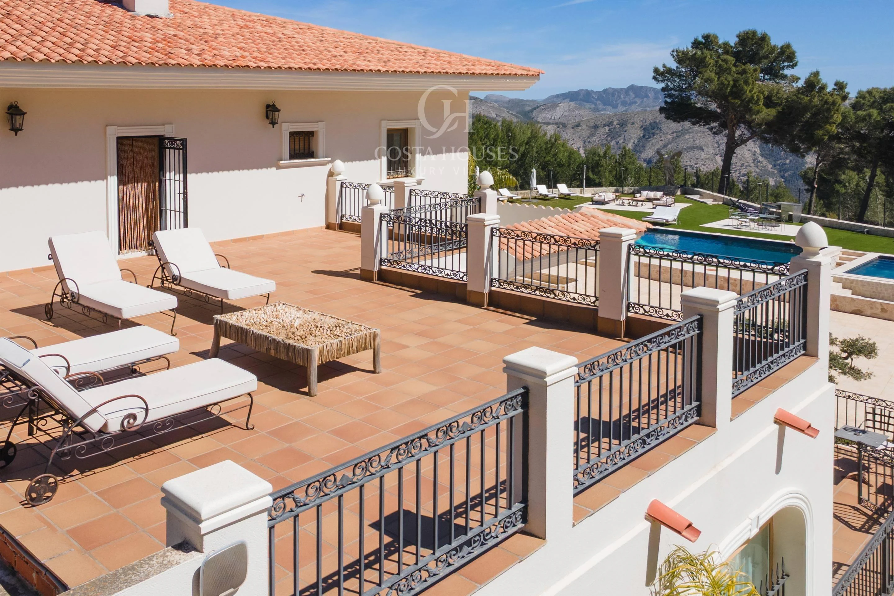 2854VL_SIERRAAZUL - FINCA SIERRA AZUL · PRIVATES REFUGIUM ZWISCHEN MEER UND BERGEN AN DER COSTA BLANCA NORD