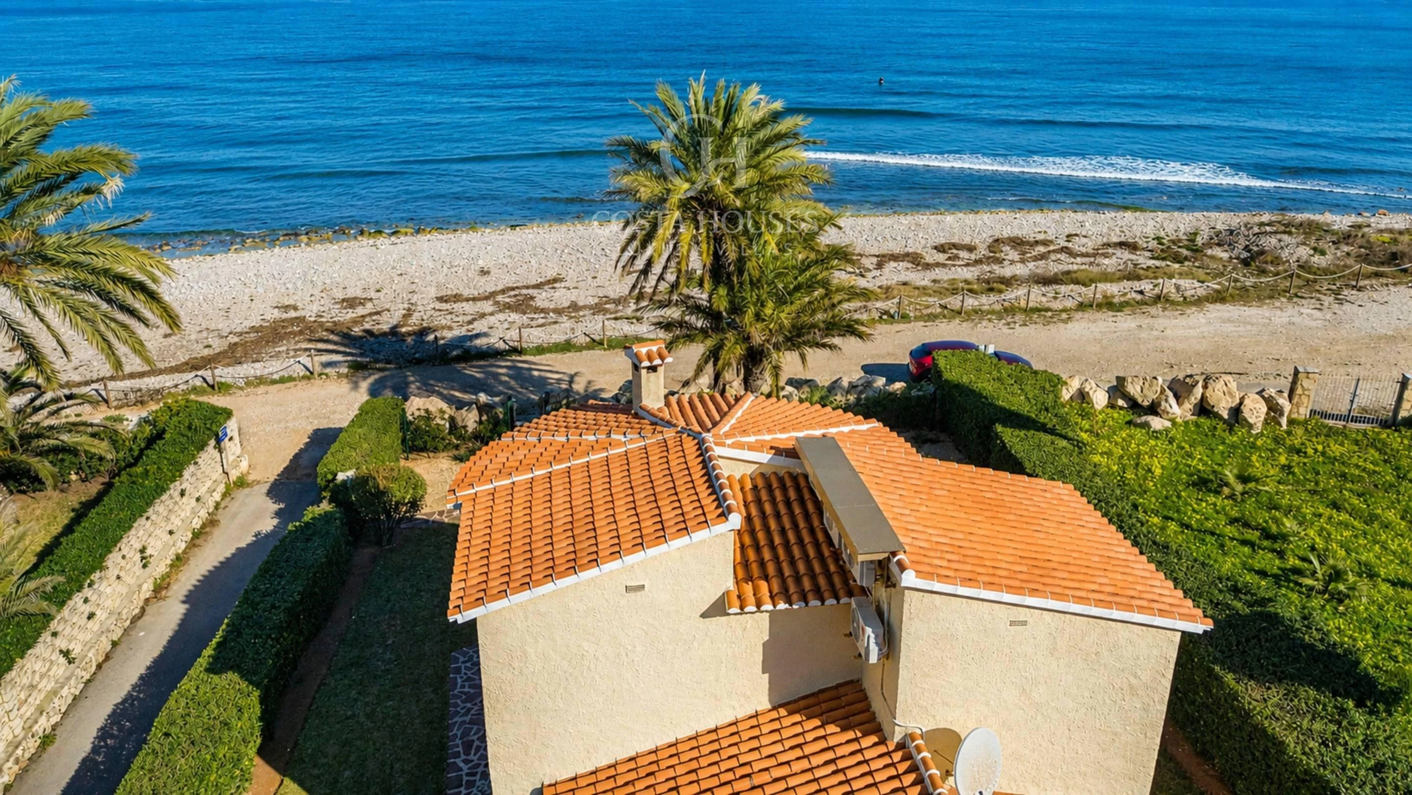2868V_ALMADRAVA - VILLA ALMADRAVA · MEDITERRANE RUHE IN ERSTER MEERESLINIE IN DÉNIA