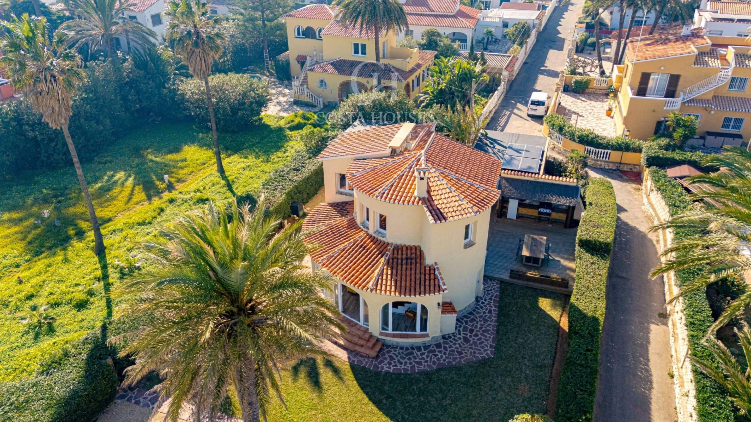 2868V_ALMADRAVA - VILLA ALMADRAVA · MEDITERRANE RUHE IN ERSTER MEERESLINIE IN DÉNIA