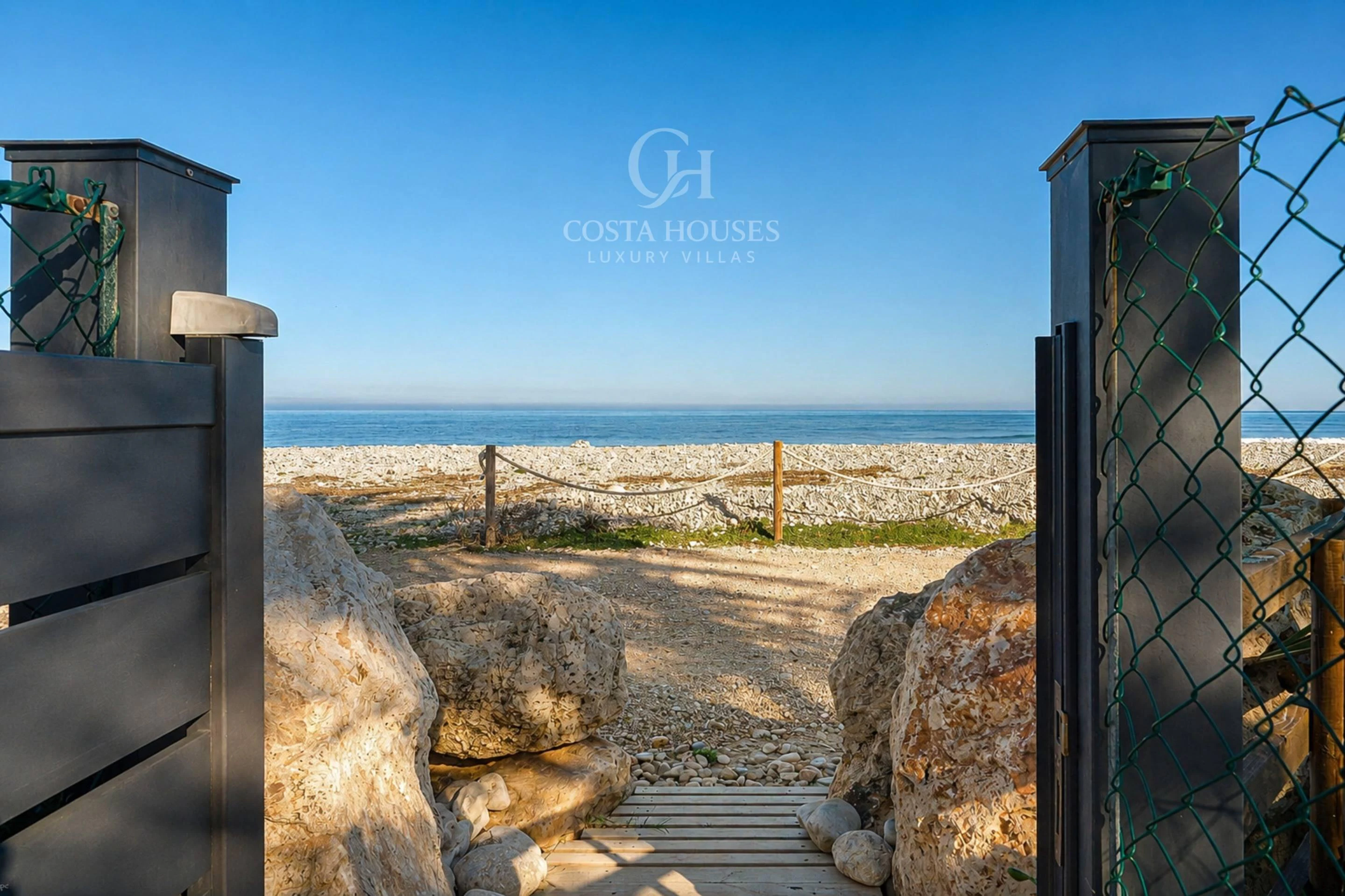 2868V_ALMADRAVA - VILLA ALMADRAVA · MEDITERRANE RUHE IN ERSTER MEERESLINIE IN DÉNIA
