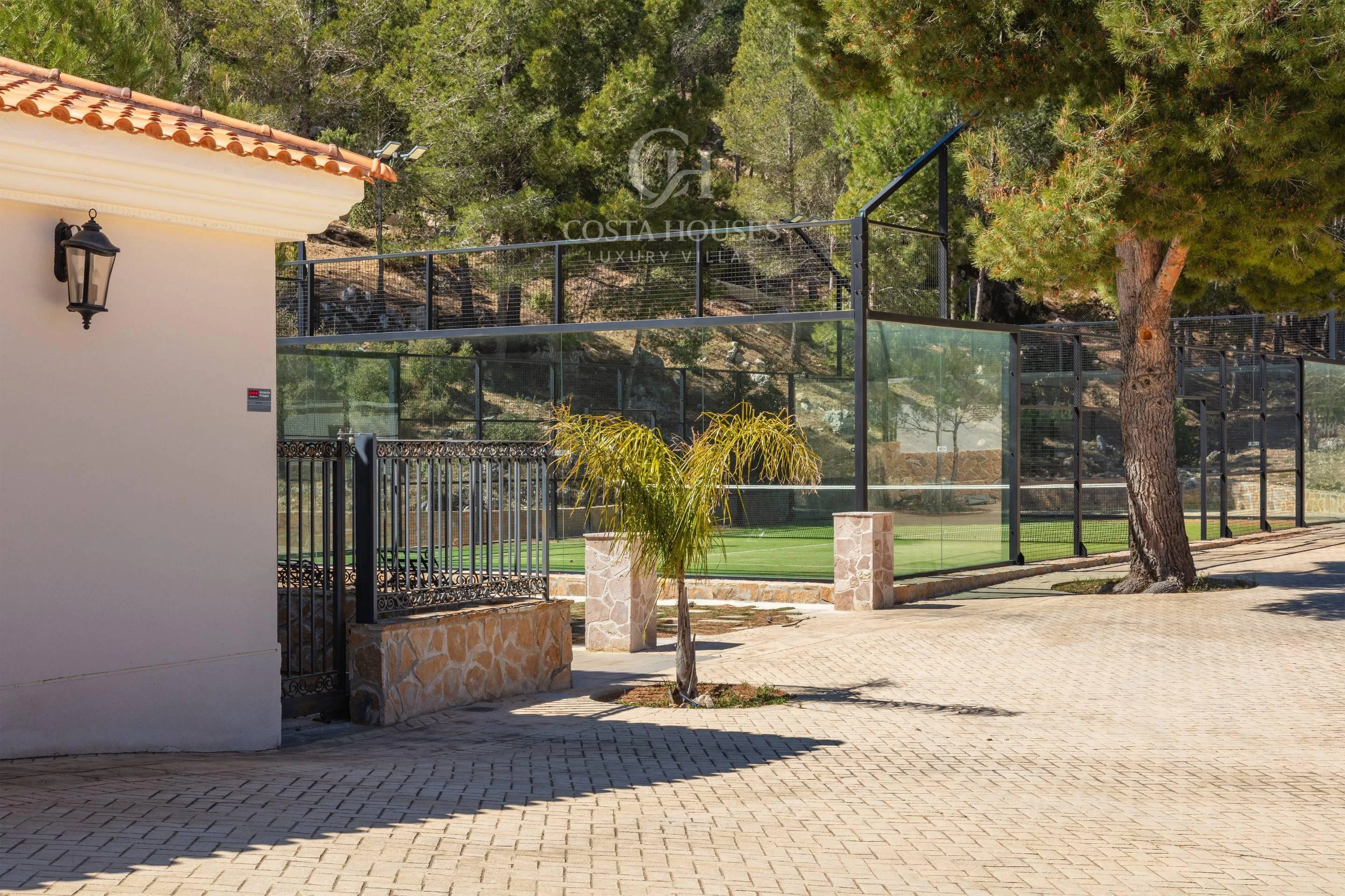 2854VL_SIERRAAZUL - FINCA SIERRA AZUL · PRIVATES REFUGIUM ZWISCHEN MEER UND BERGEN AN DER COSTA BLANCA NORD