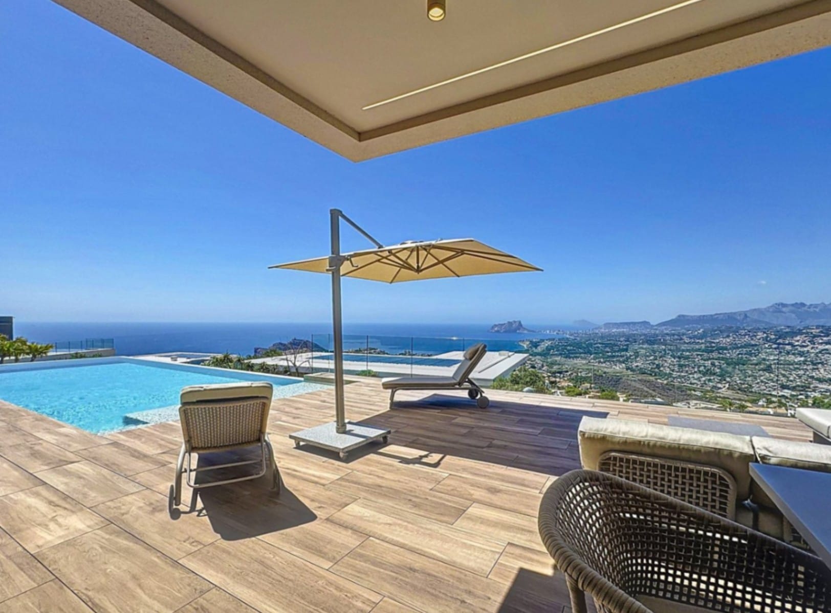Luxe villa in Moraira met panoramisch uitzicht op zee