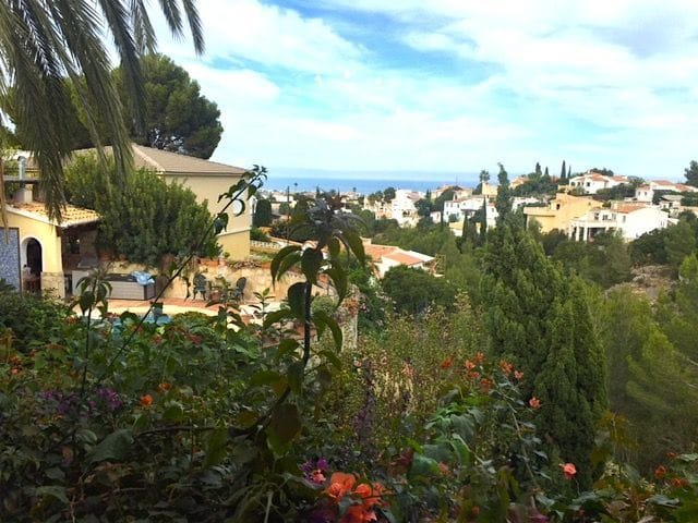 Chalet independiente en venta en Denia