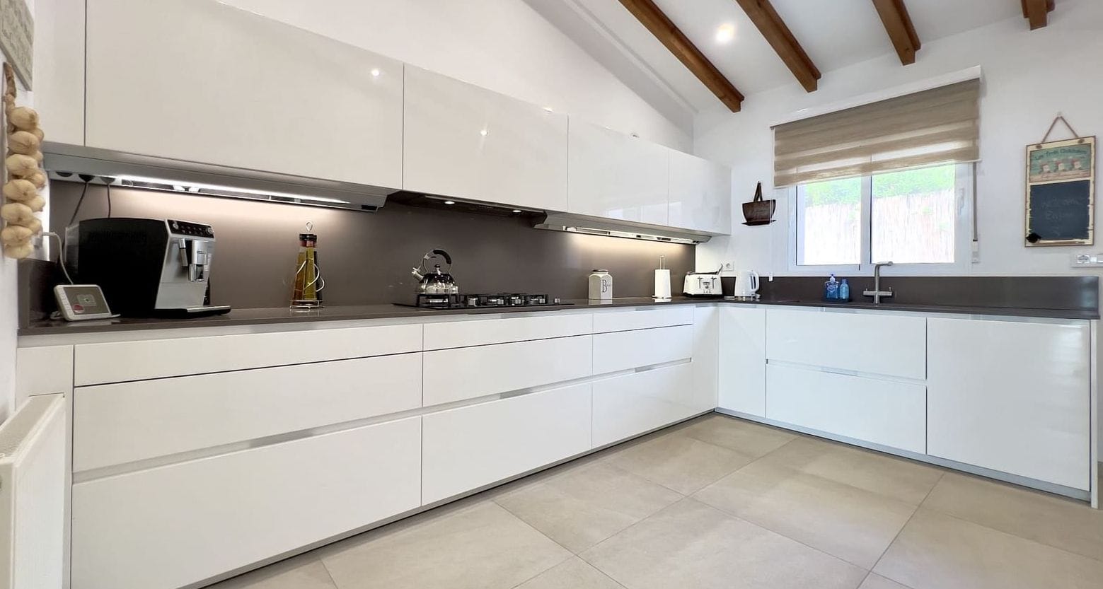 Villa de 5 dormitorios y piscina en Teulada, Alicante