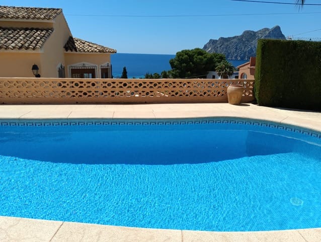 VILLA EN CALPE CON UNAS VISTAS INCREIBLES AL MAR Y PEÑÓN