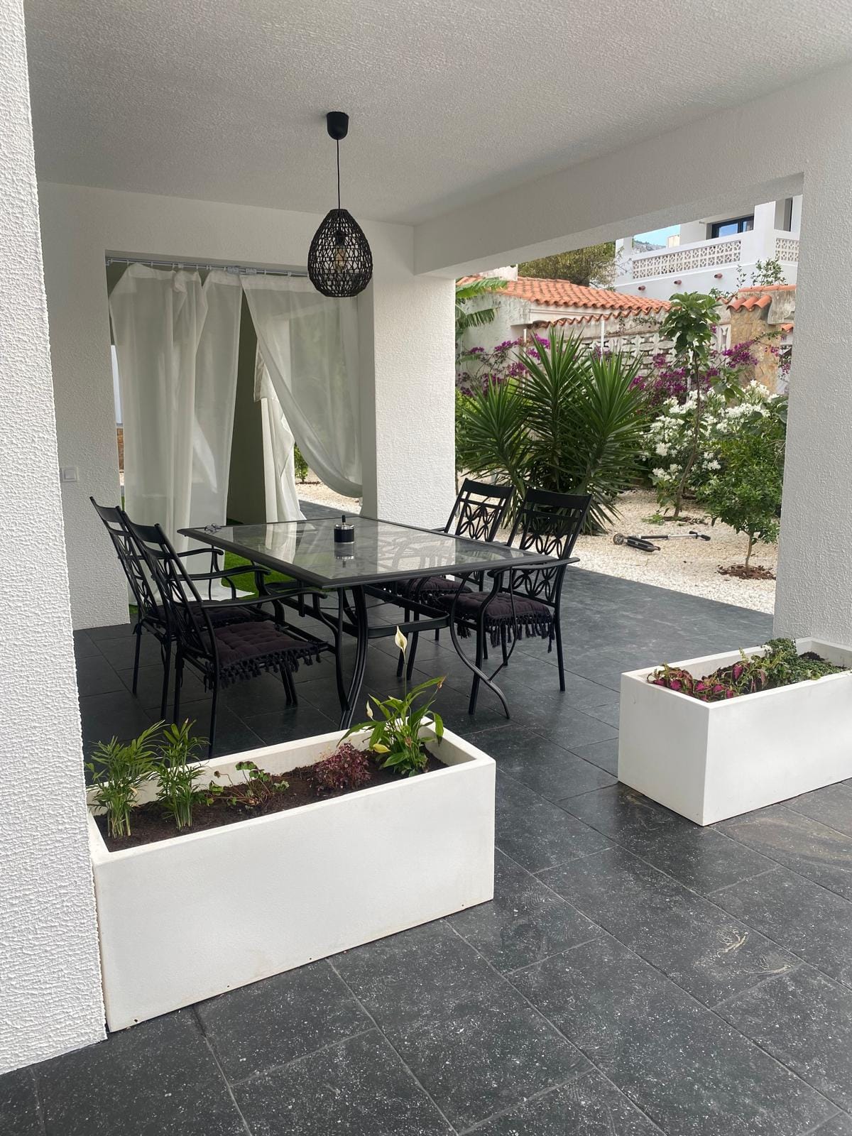 Villa moderne de 4 chambres à Dénia, à distance de marche de la plage.