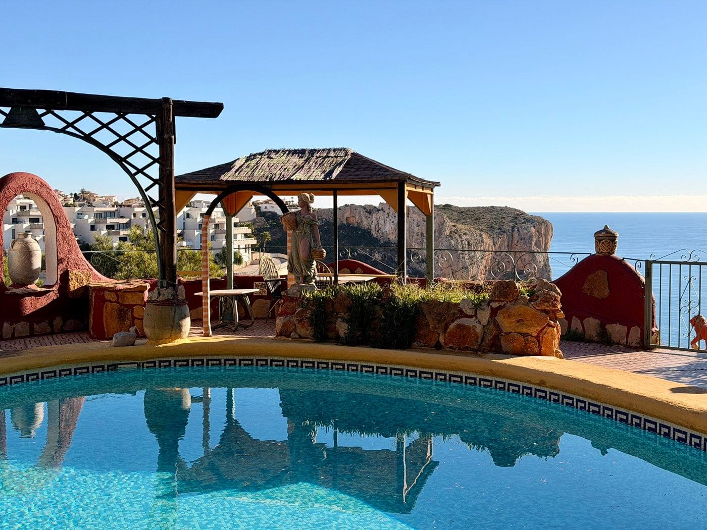 Villa estilo castillo monumental en Cumbre del Sol