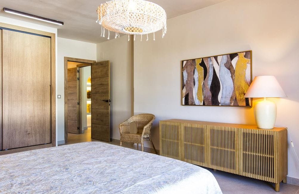 Villa zum Verkauf mit 4 Schlafzimmern und Pool in Denia, Alicante