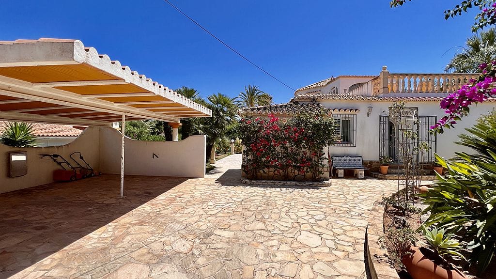 Villa met privé zwembad en uitzicht in Santa Lucia gebied van Denia