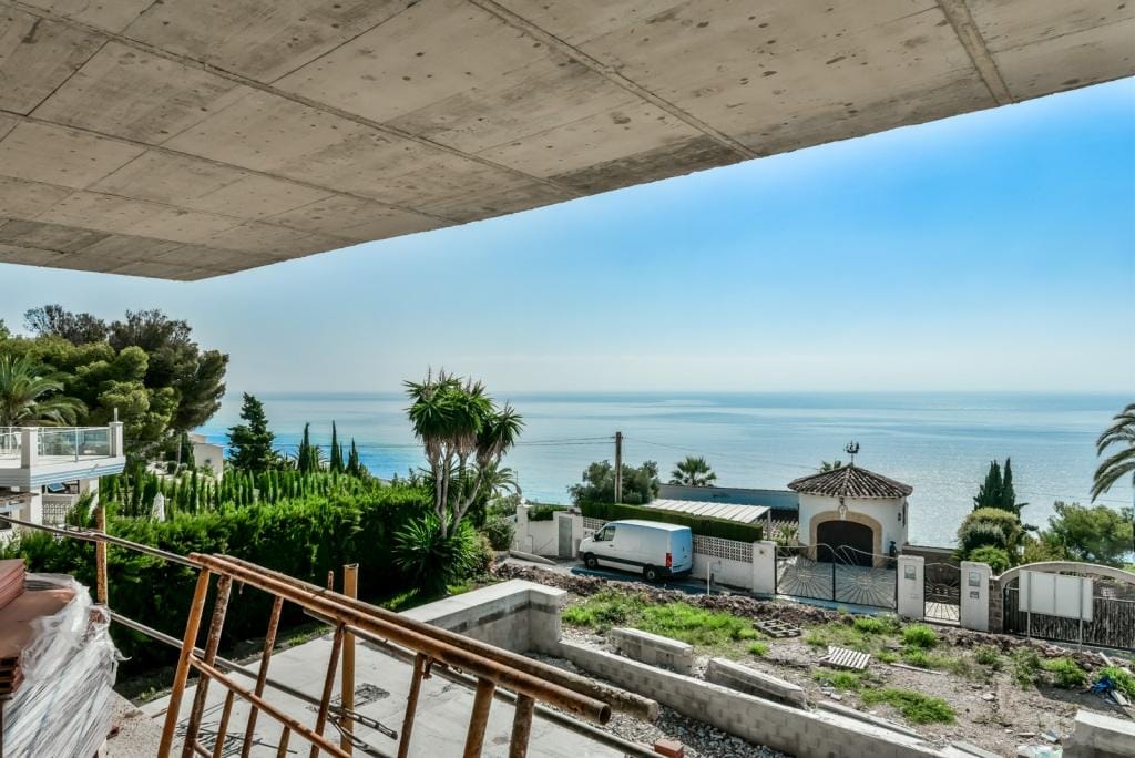 VILLA MODERNA CON VISTAS IMPRESIONANTES AL MAR