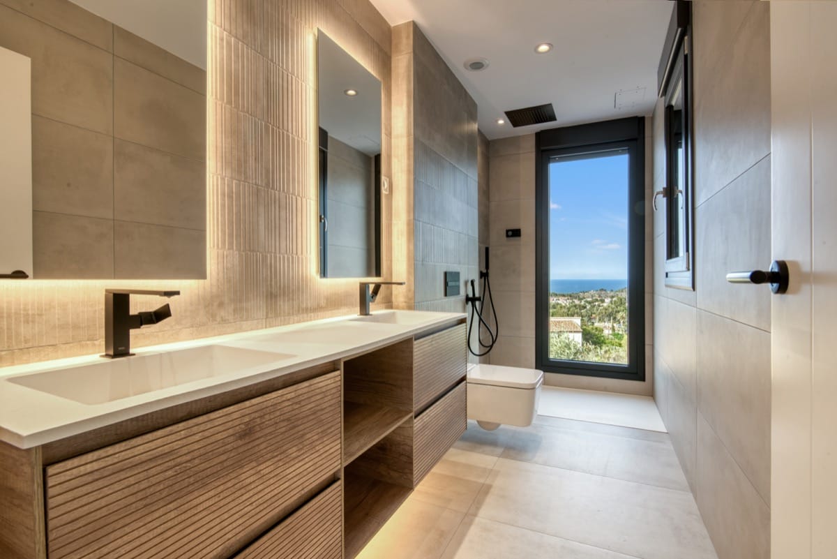 Luxury Villa with Sea Views and Natural Surroundings in Dénia